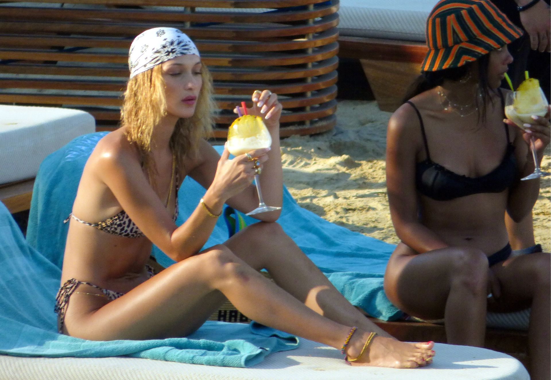 Bella Hadid, Gigi Hadid, Alana Hadid Sexy 065