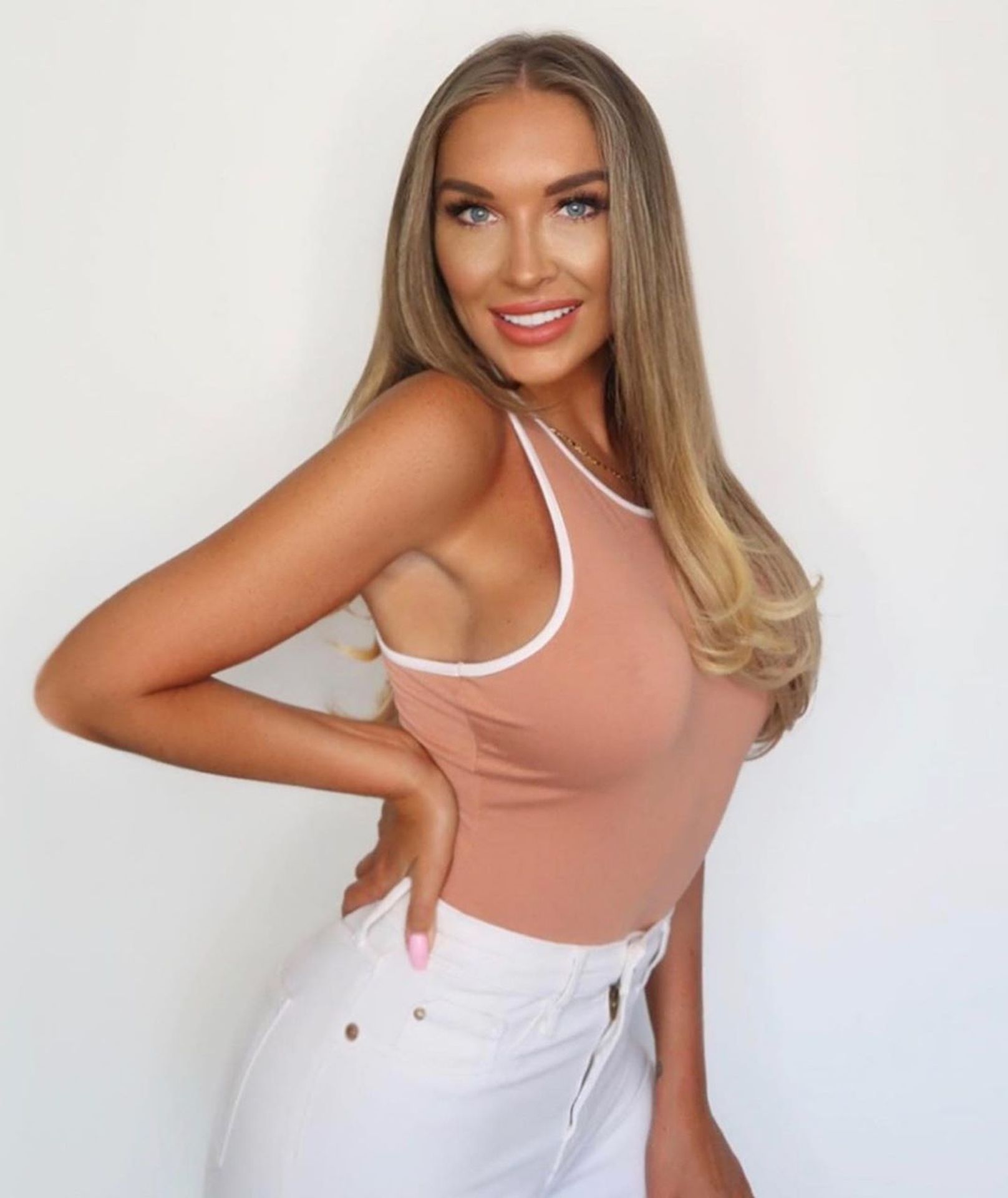 Brooke Lynette Nude & Sexy 104