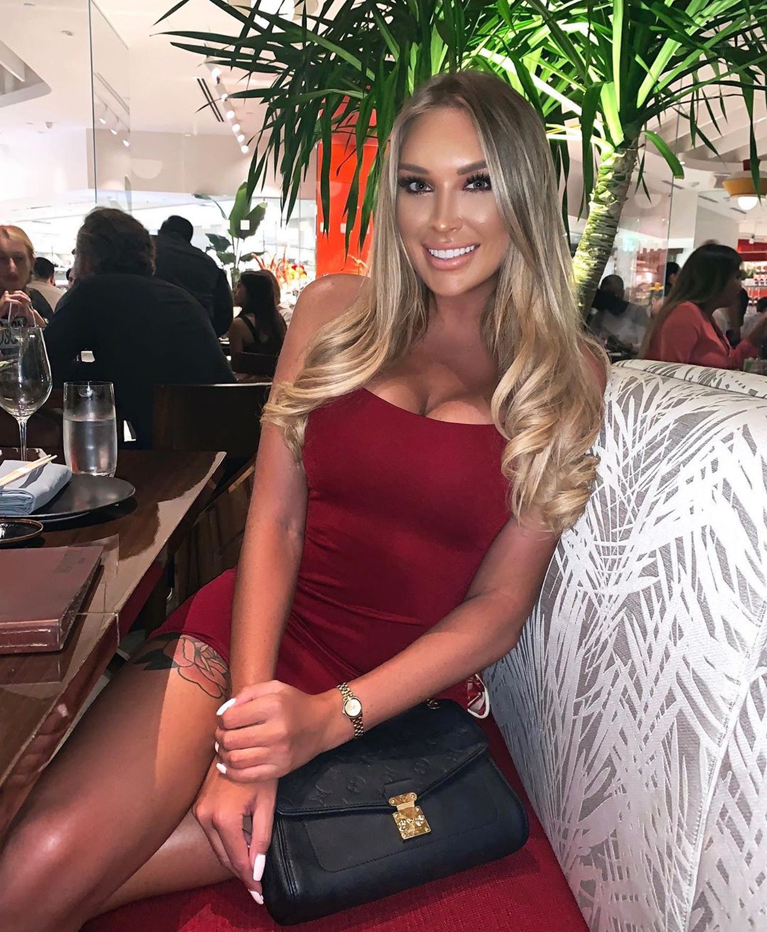 Brooke Lynette Nude & Sexy 014