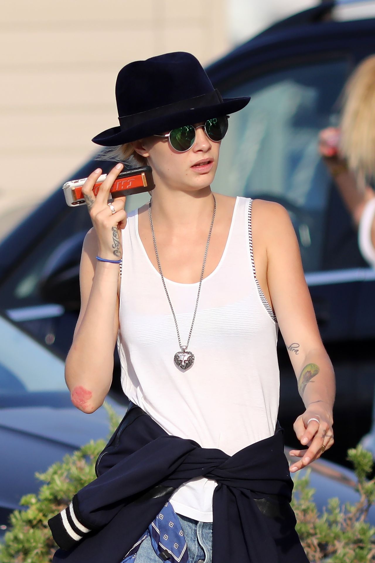 Cara Delevingne, Ashley Benson Hot (61 Photos) #thefappening024