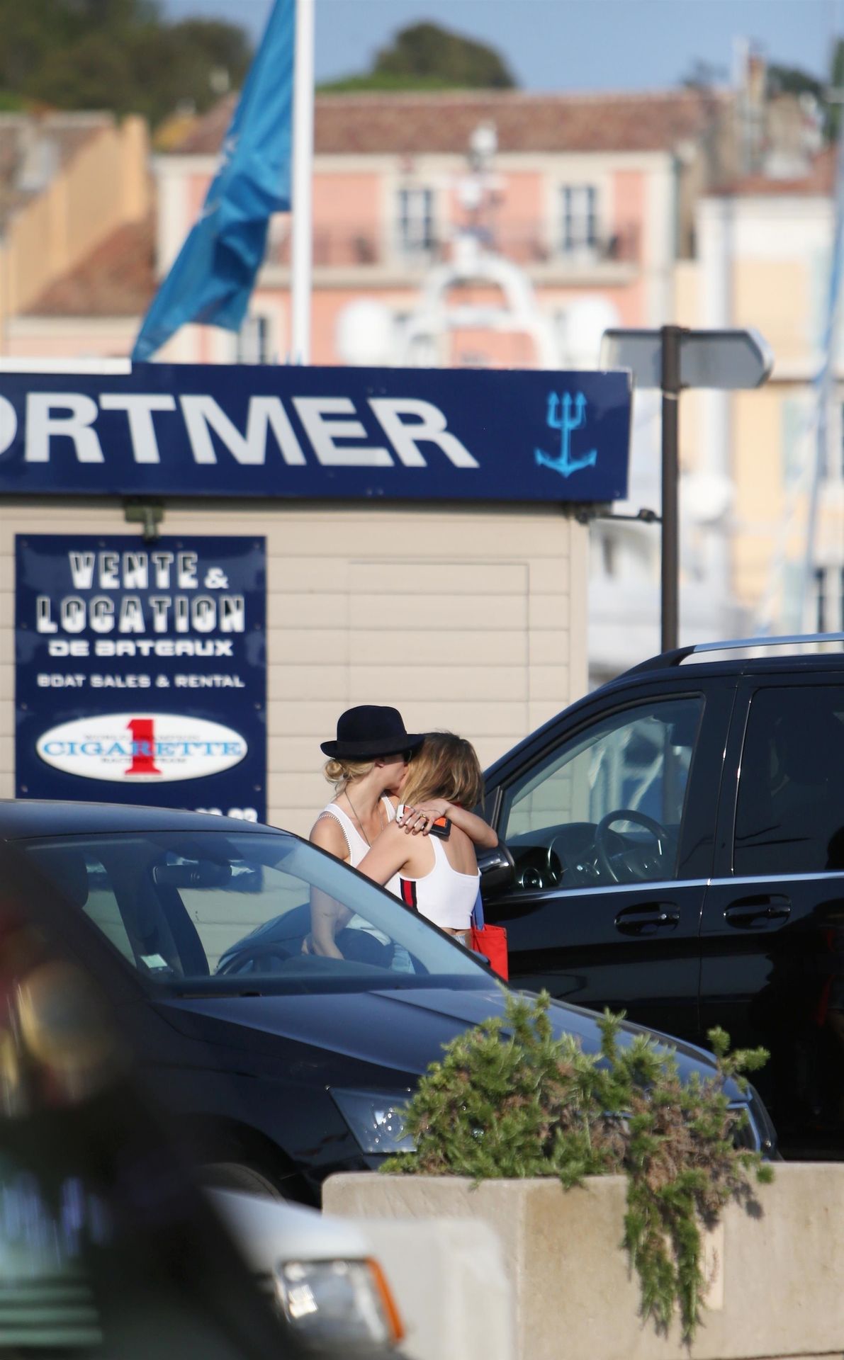 Cara Delevingne, Ashley Benson Hot (61 Photos) #thefappening044