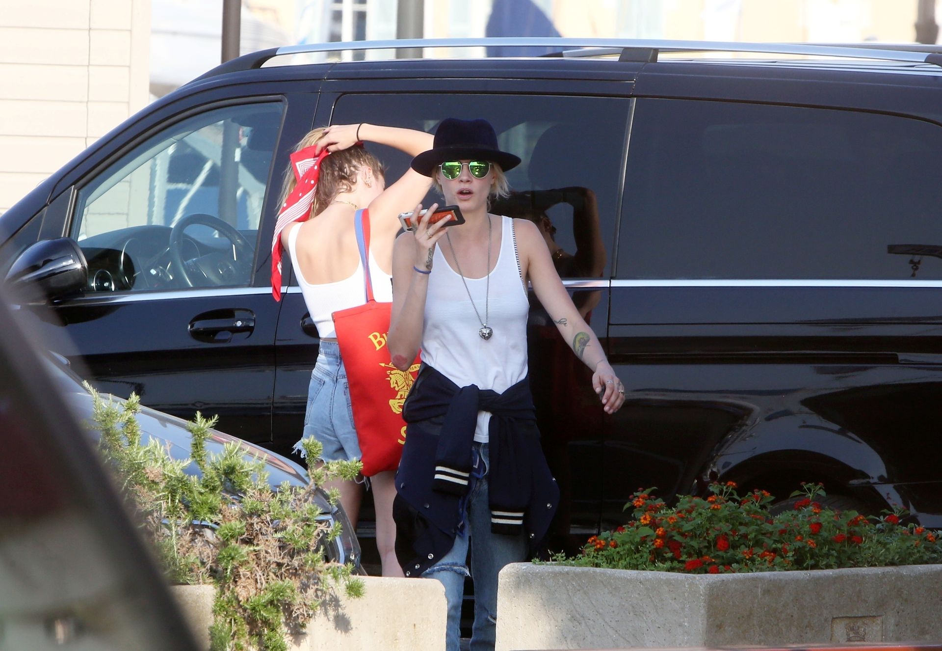 Cara Delevingne, Ashley Benson Hot (61 Photos) #thefappening050