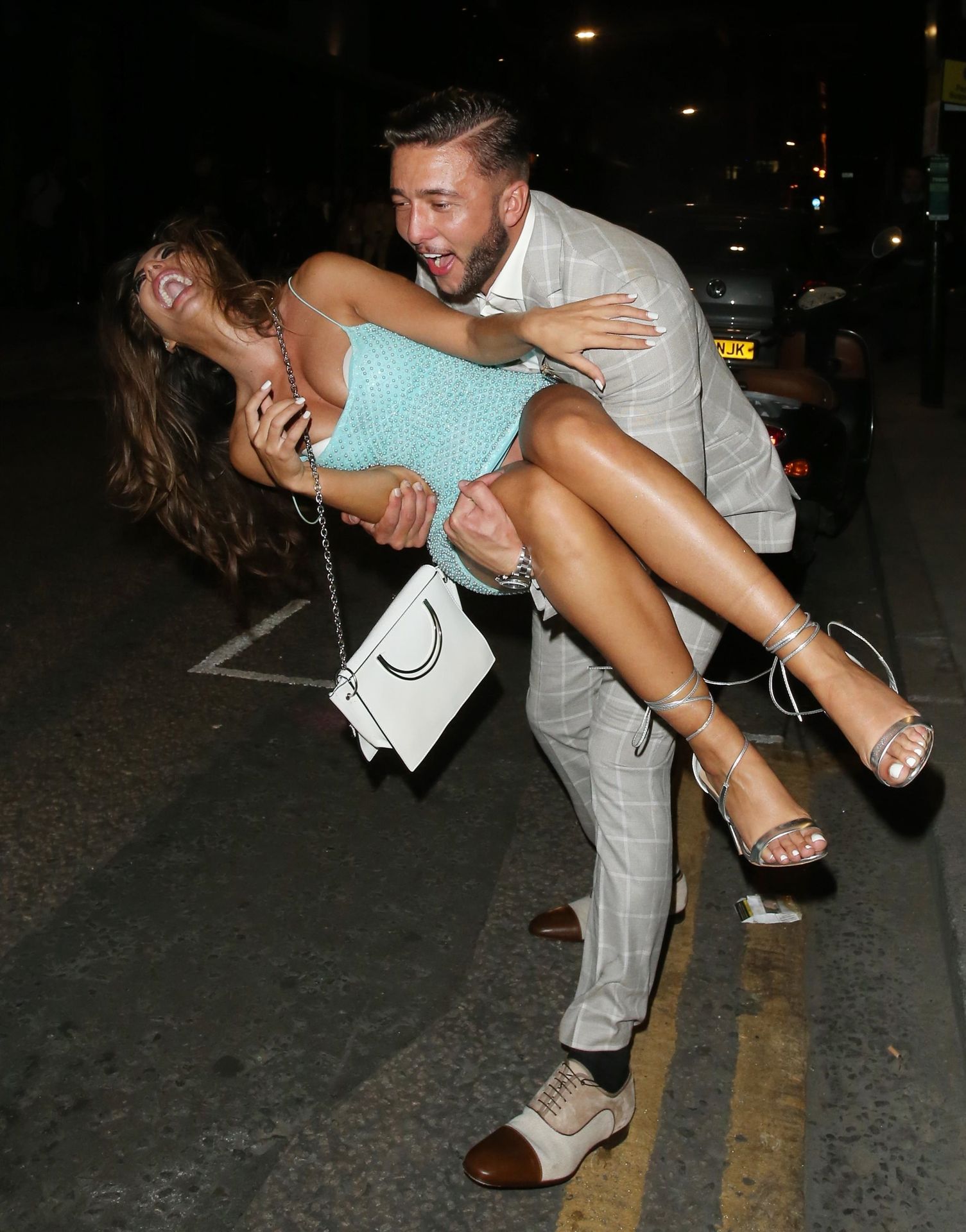 Elma Pazar Pantyless 040