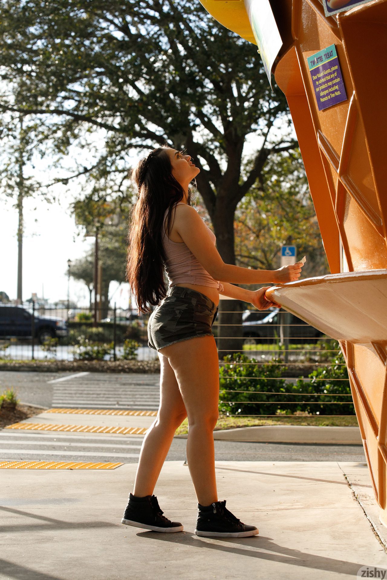 Eloisa Guerra Florida Aint Flat Zishy (13)