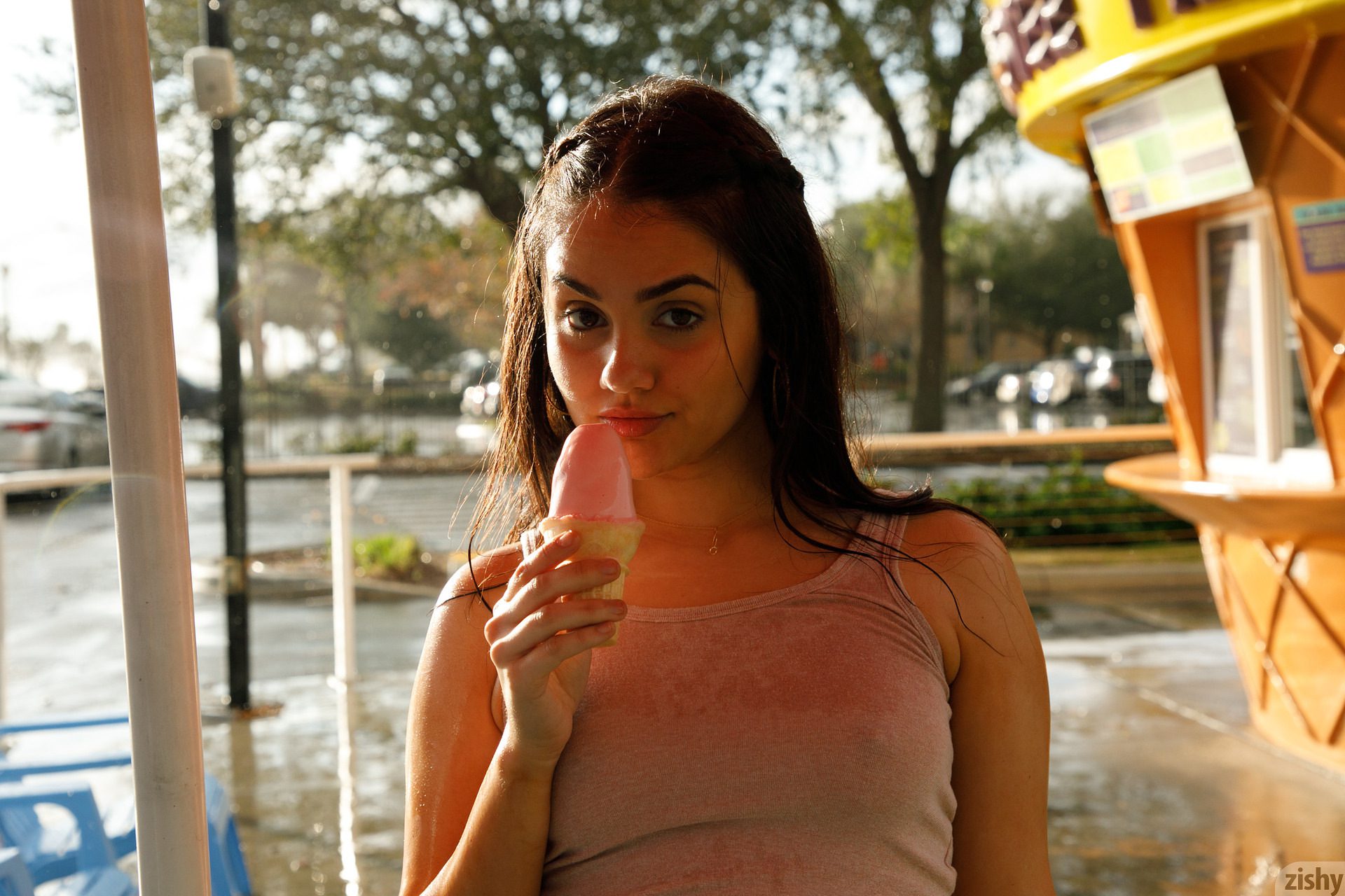 Eloisa Guerra Florida Aint Flat Zishy (25)