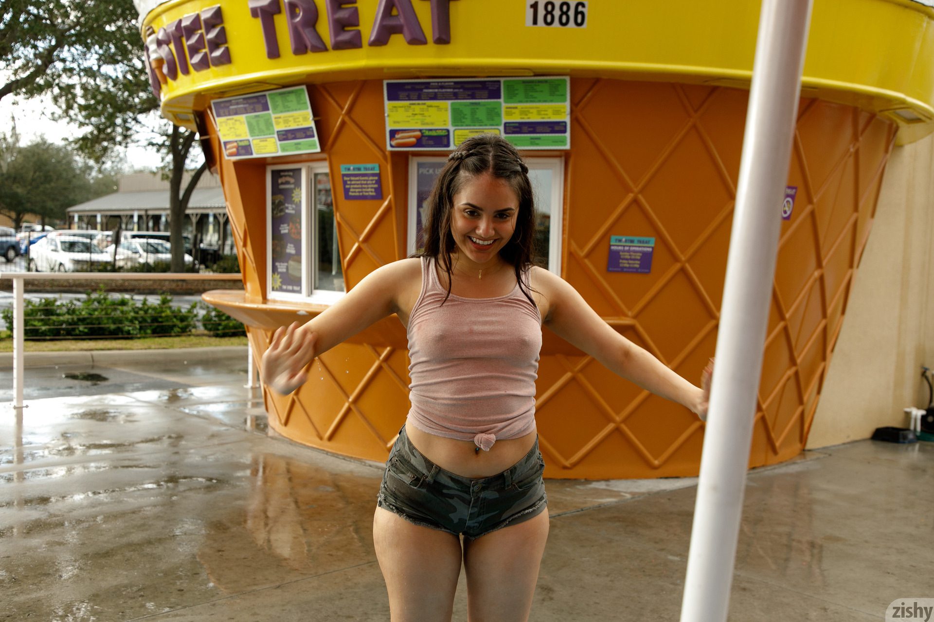 Eloisa Guerra Florida Aint Flat Zishy (40)