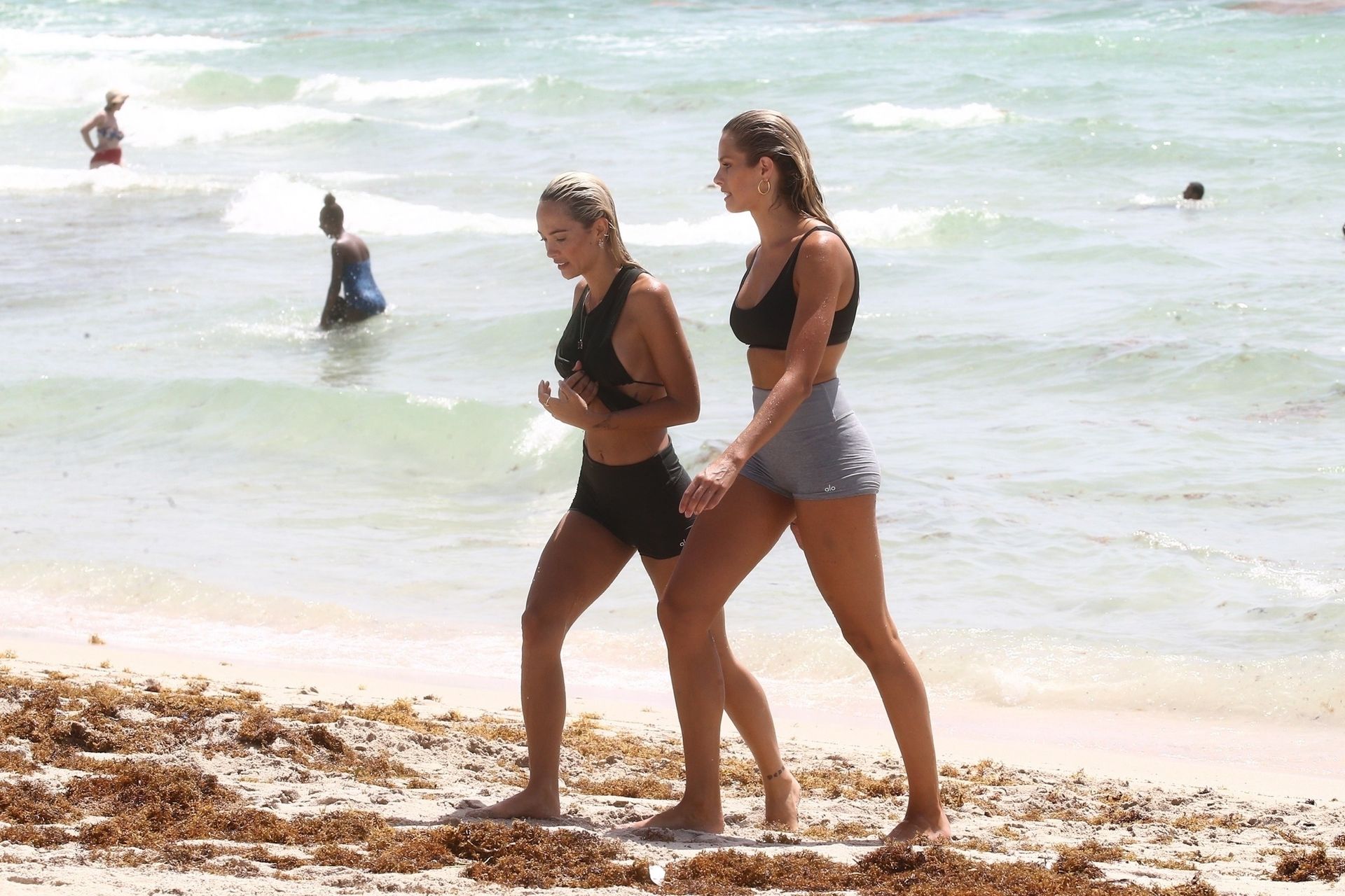 Georgia Gibbs, Lindsey Heppner, Natalie Rose, Bree Kleintop Sexy 060