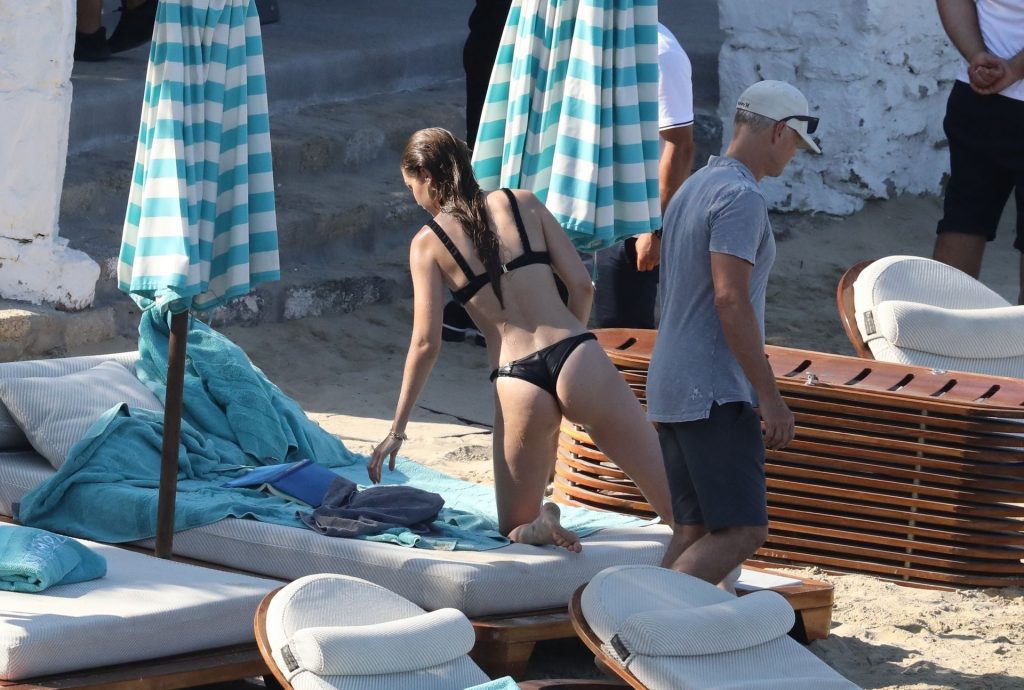 Gigi Hadid, Bella Hadid, Alana Hadid Sexy 033