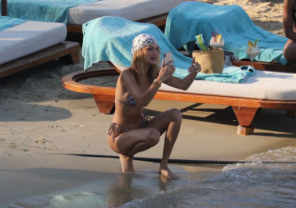 Gigi Hadid, Bella Hadid, Alana Hadid Sexy 078