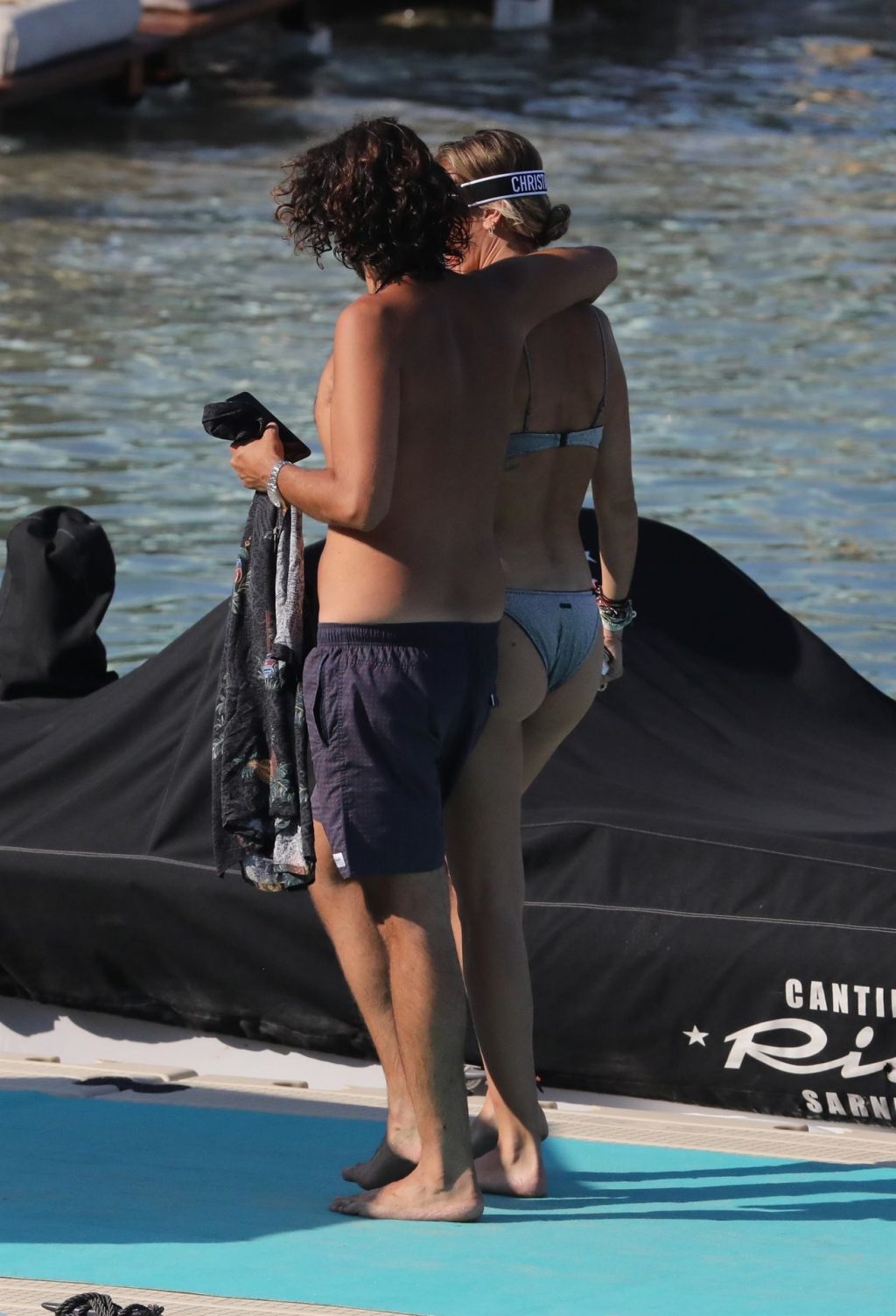 Gigi Hadid, Bella Hadid, Alana Hadid Sexy 090