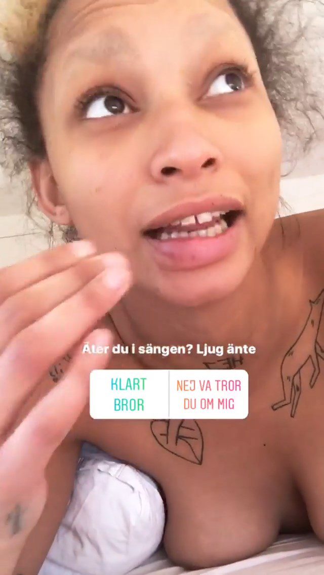 Joy M’batha Nude 006