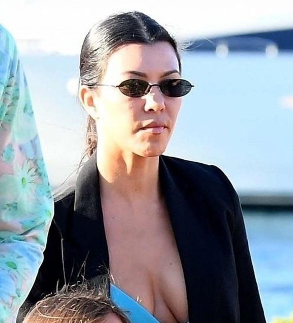 Kourtney Kardashian Sexy Thefappeningblog Com 32 2 1024x1129