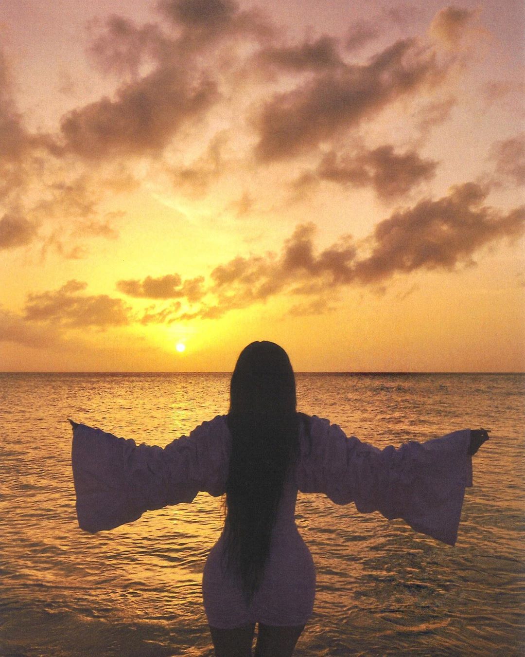 Kylie Jenner Sexy 004