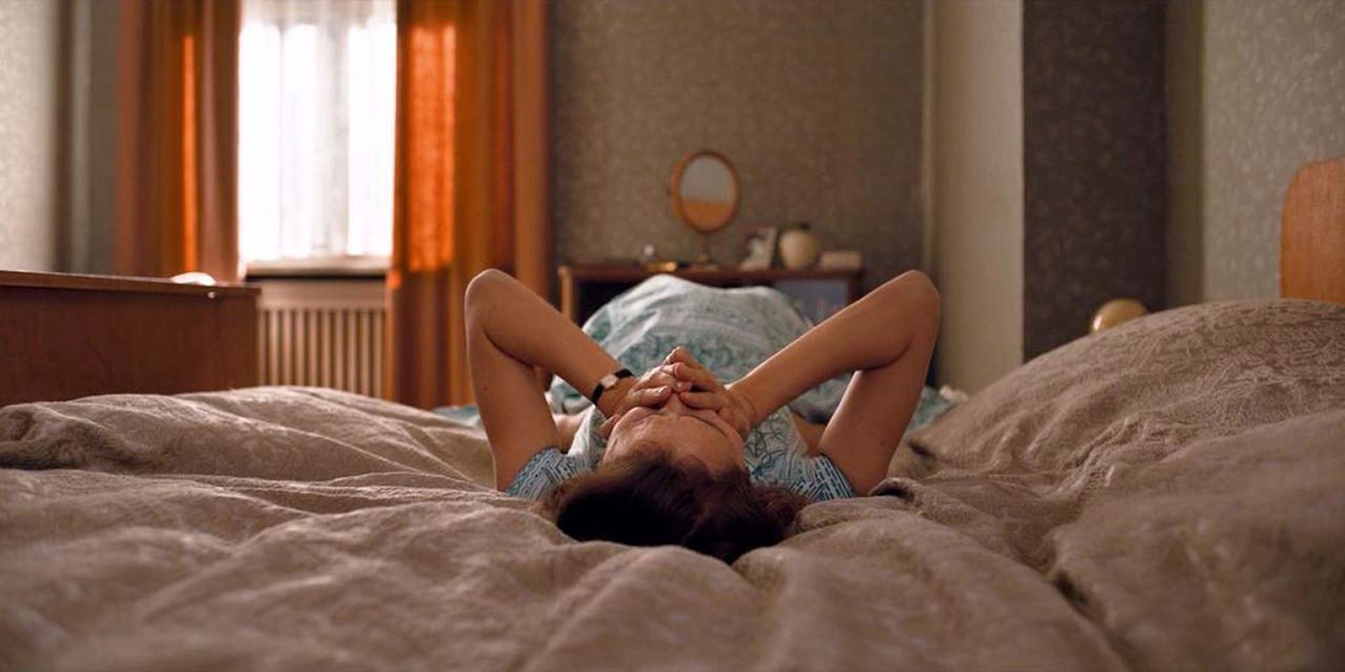 Luise Heyer, Antje Traue Sexy – Dark (4 Pics + Gif & Lesbian Video) #thefappening003