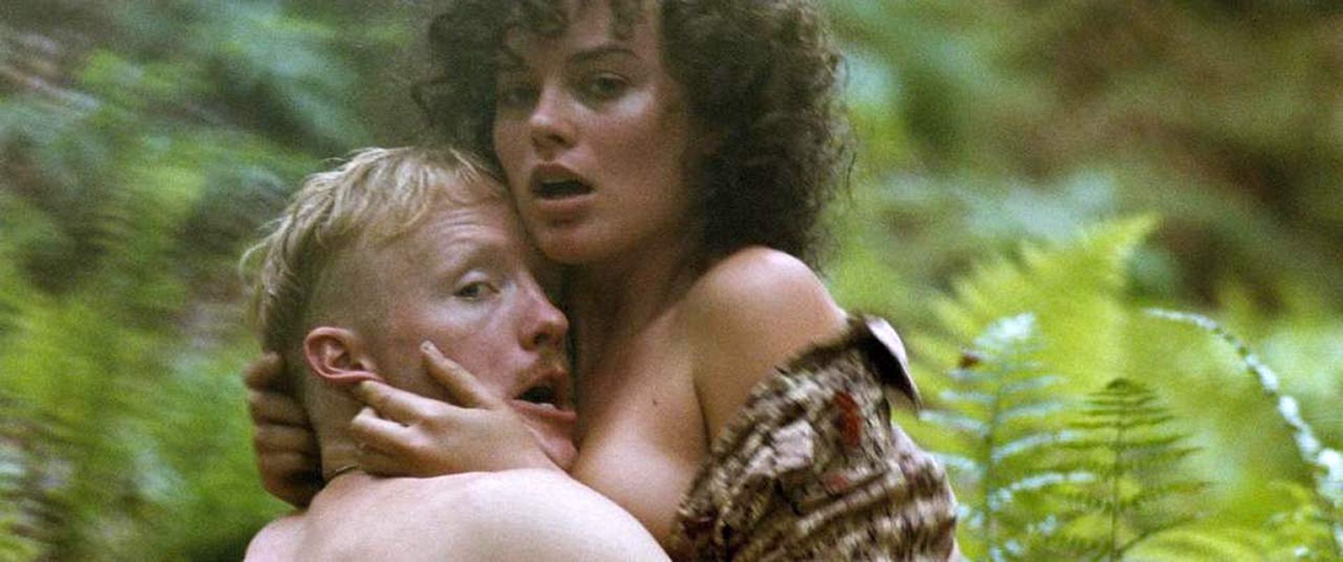 Margot Robbie Sexy – Suite Française 001