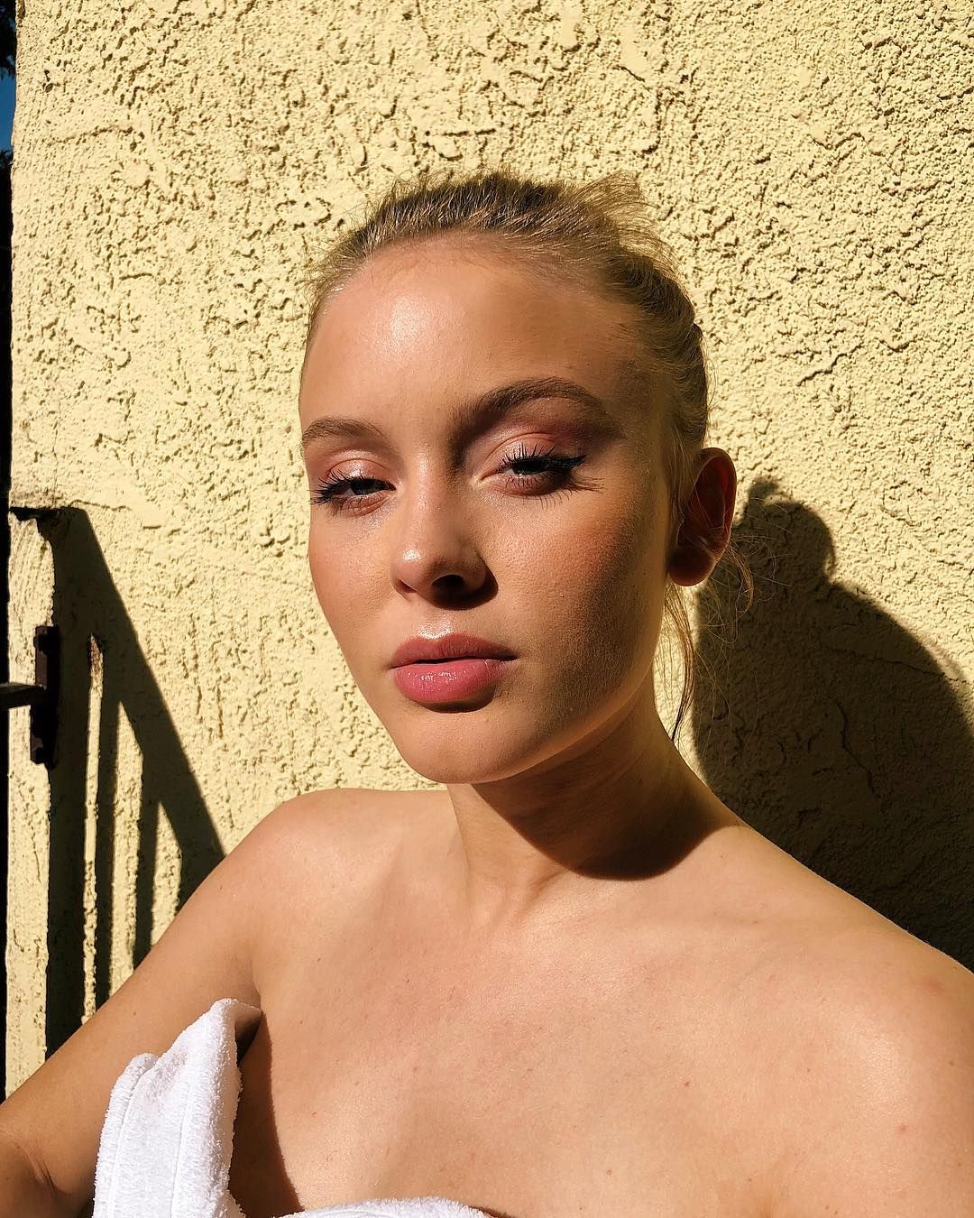 Zara Larsson Sexy 013