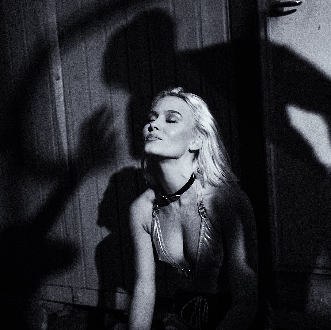 Zara Larsson Sexy 046