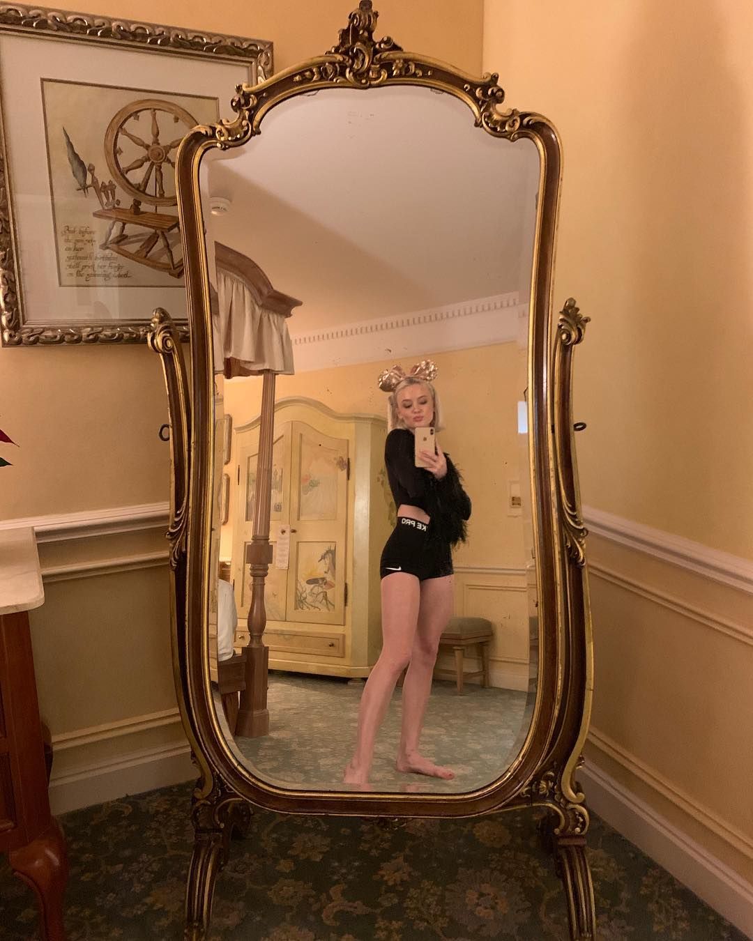 Zara Larsson Sexy 070