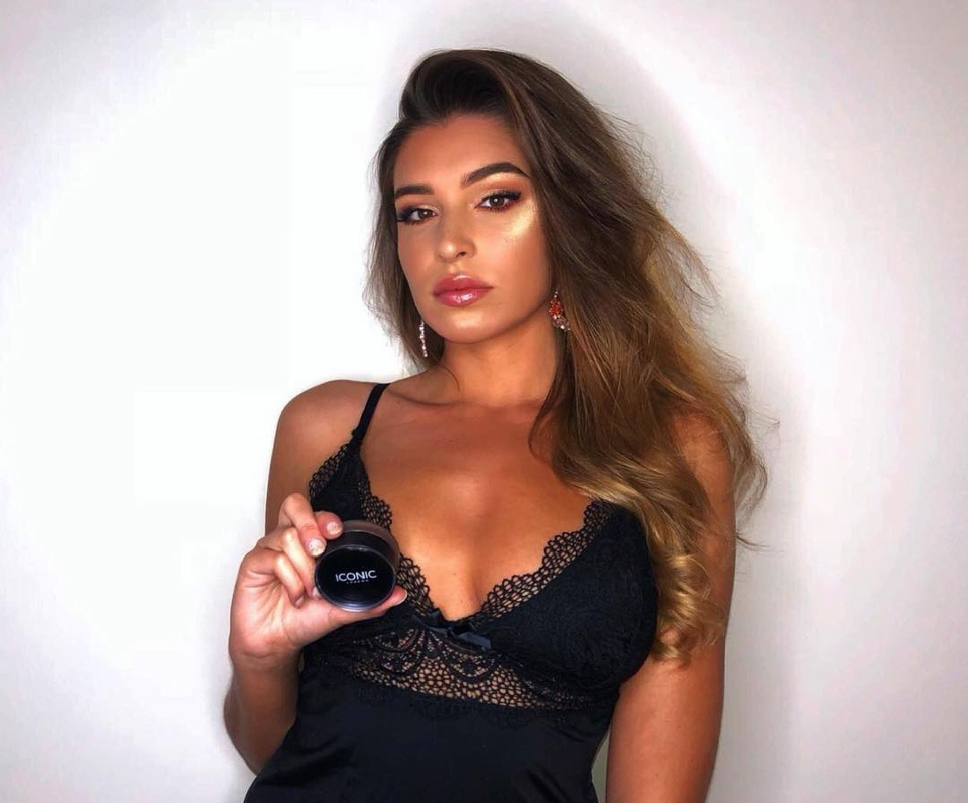 Zara Mcdermott Sexy 124