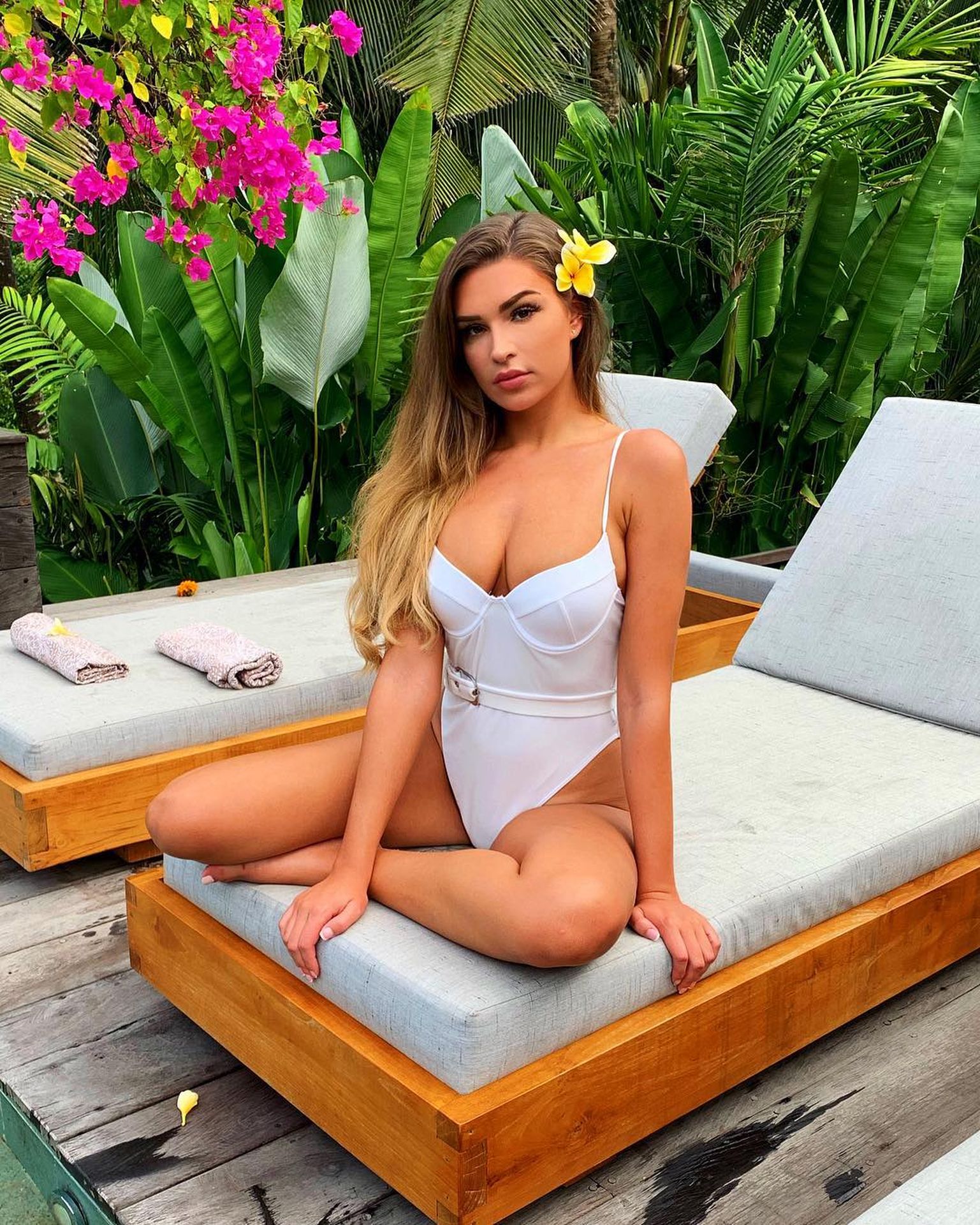 Zara Mcdermott Sexy 009