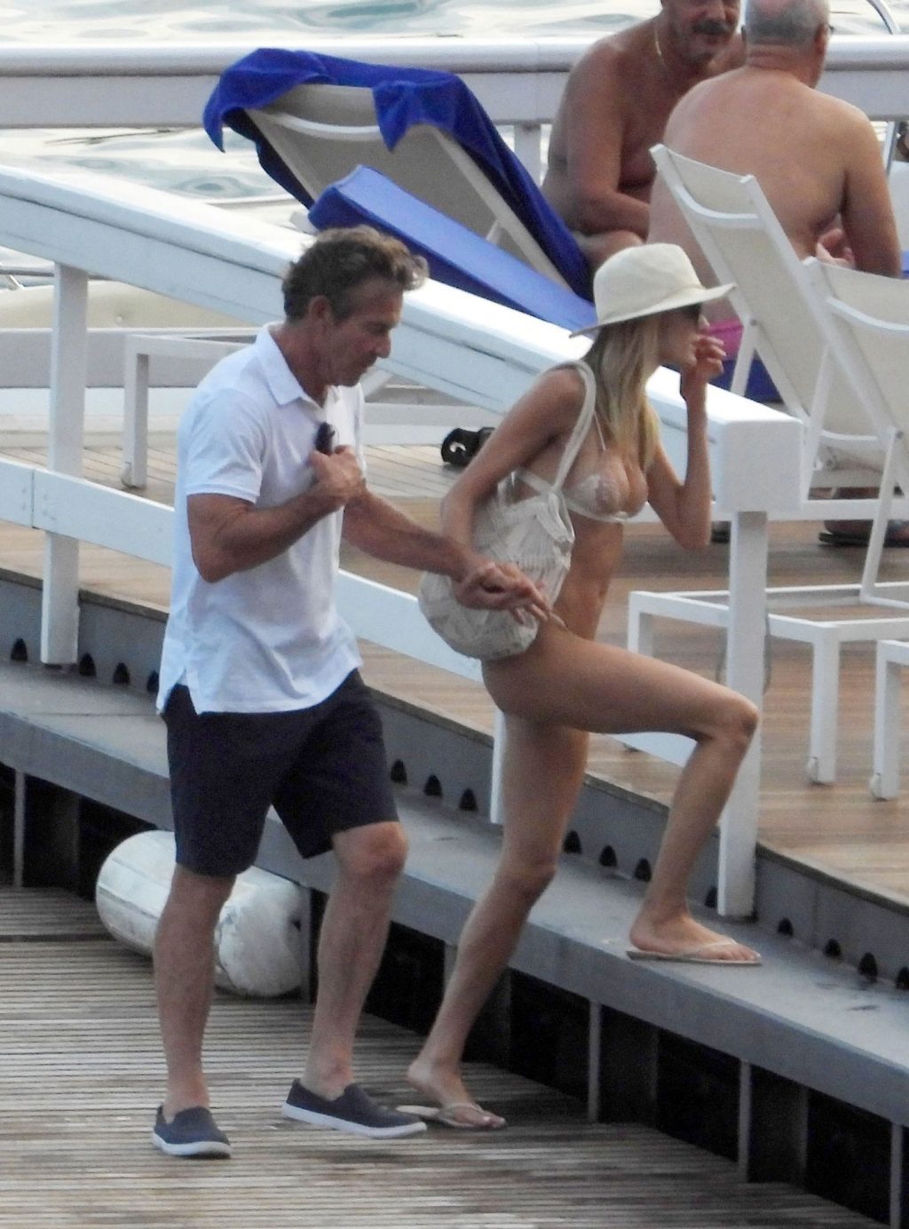 Laura Savoie Sexy Thefappeningblog Com 11 1024x1384