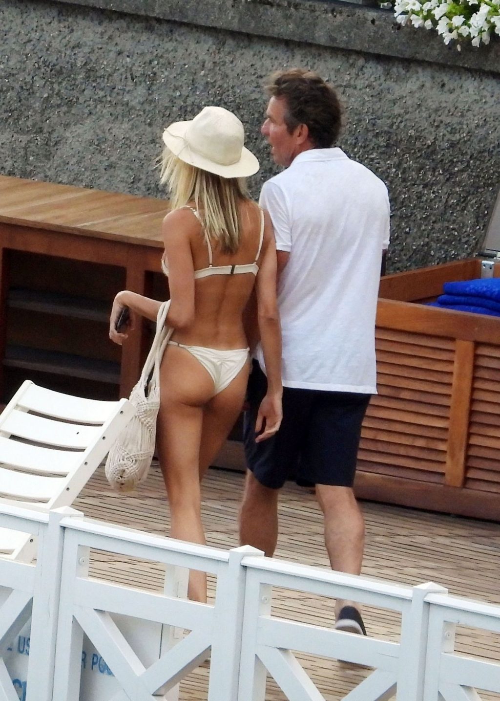 Laura Savoie Sexy Thefappeningblog Com 23 1024x1434