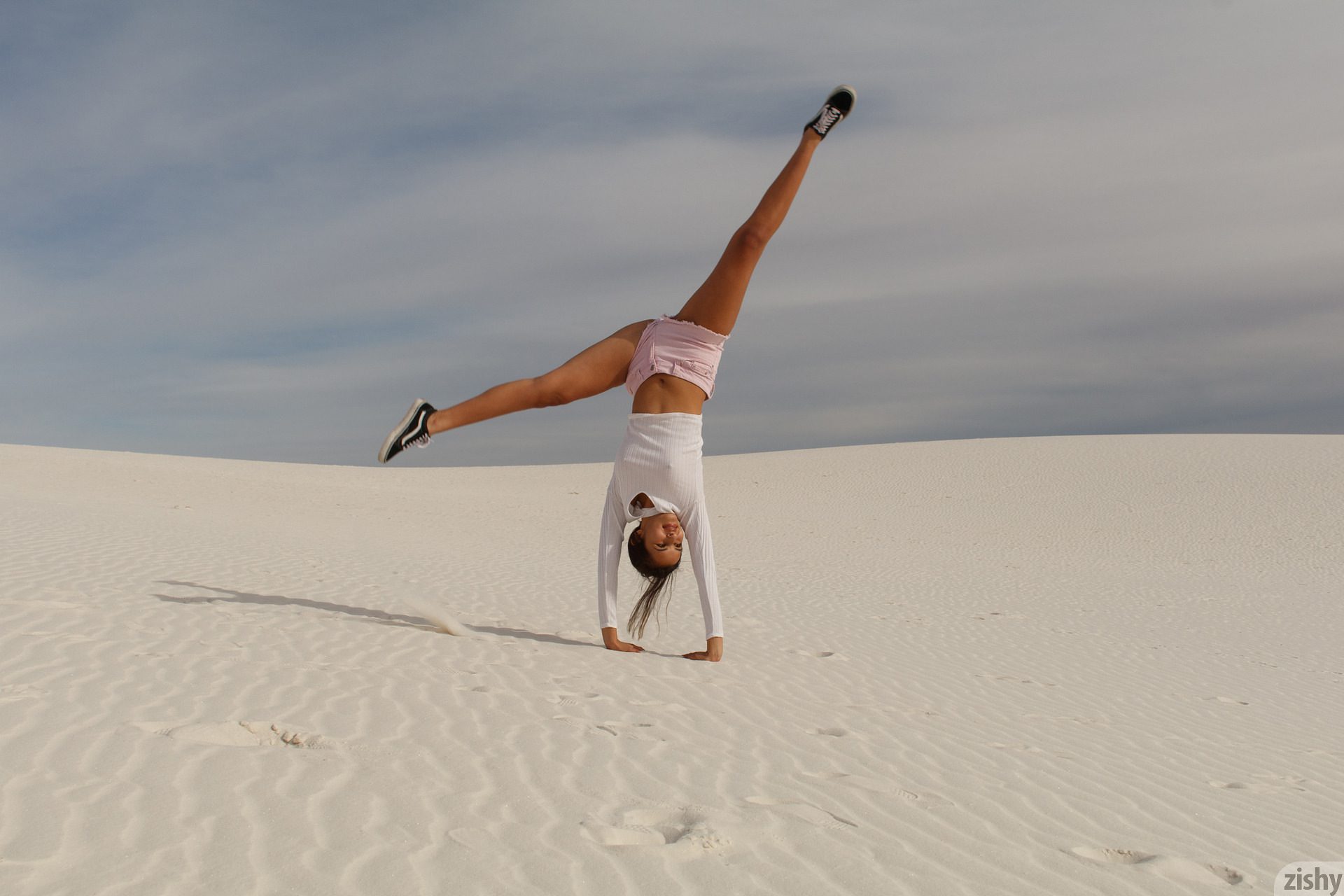 Alejandra Cobos White Sands I Zishy (15)
