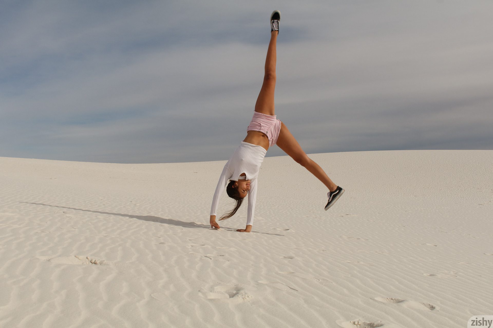 Alejandra Cobos White Sands I Zishy (16)