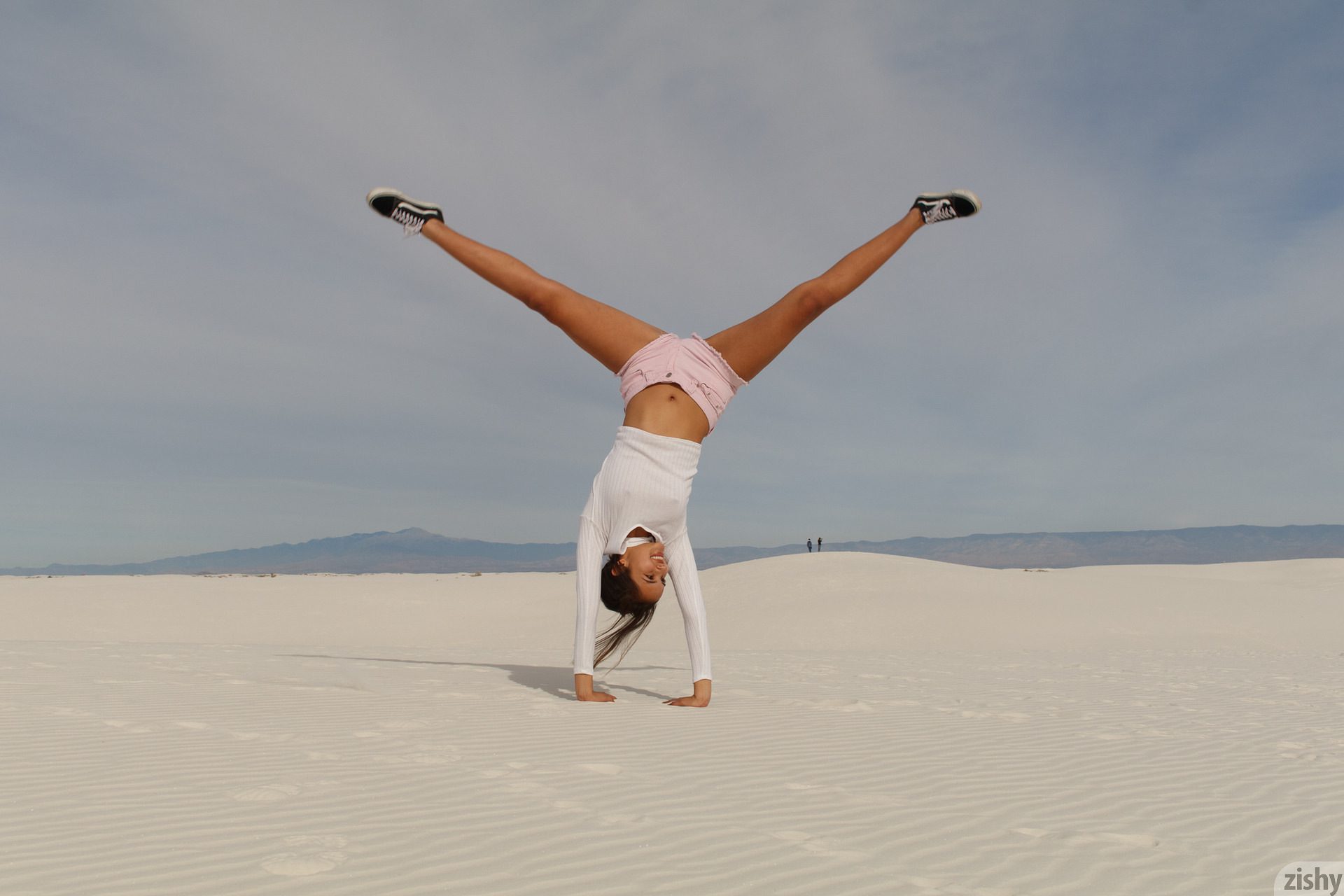 Alejandra Cobos White Sands I Zishy (17)