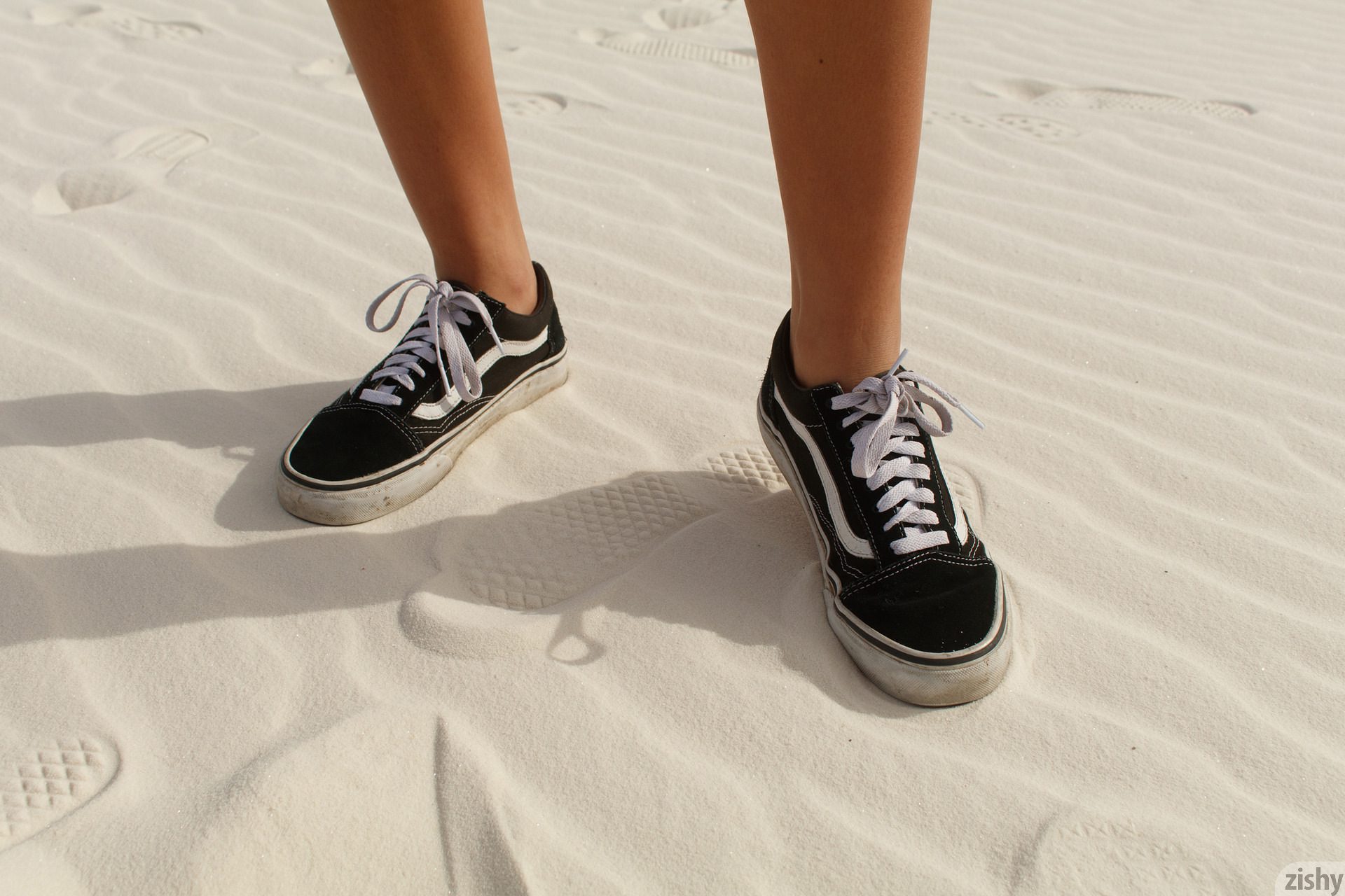 Alejandra Cobos White Sands I Zishy (18)