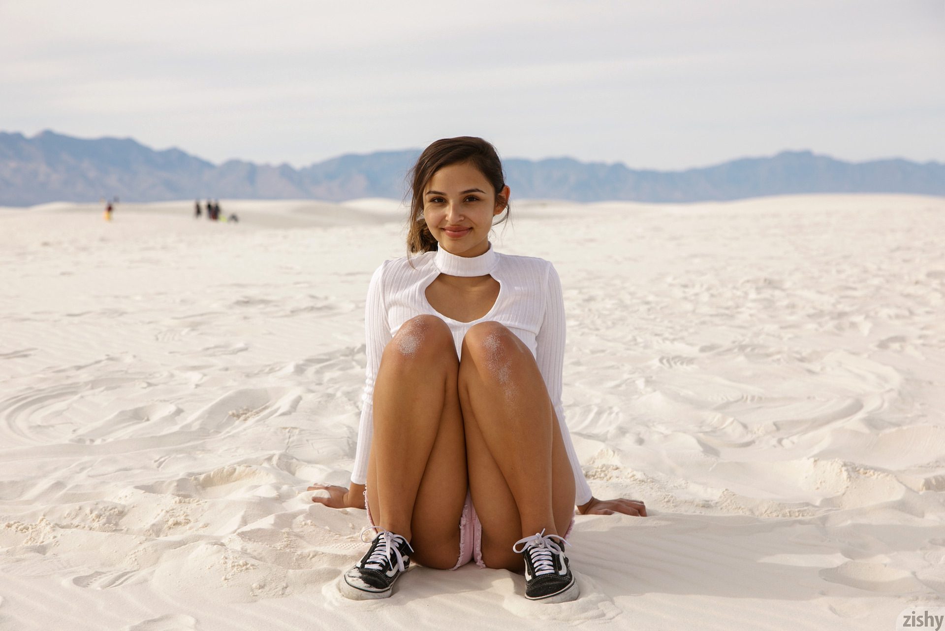 Alejandra Cobos White Sands I Zishy (32)