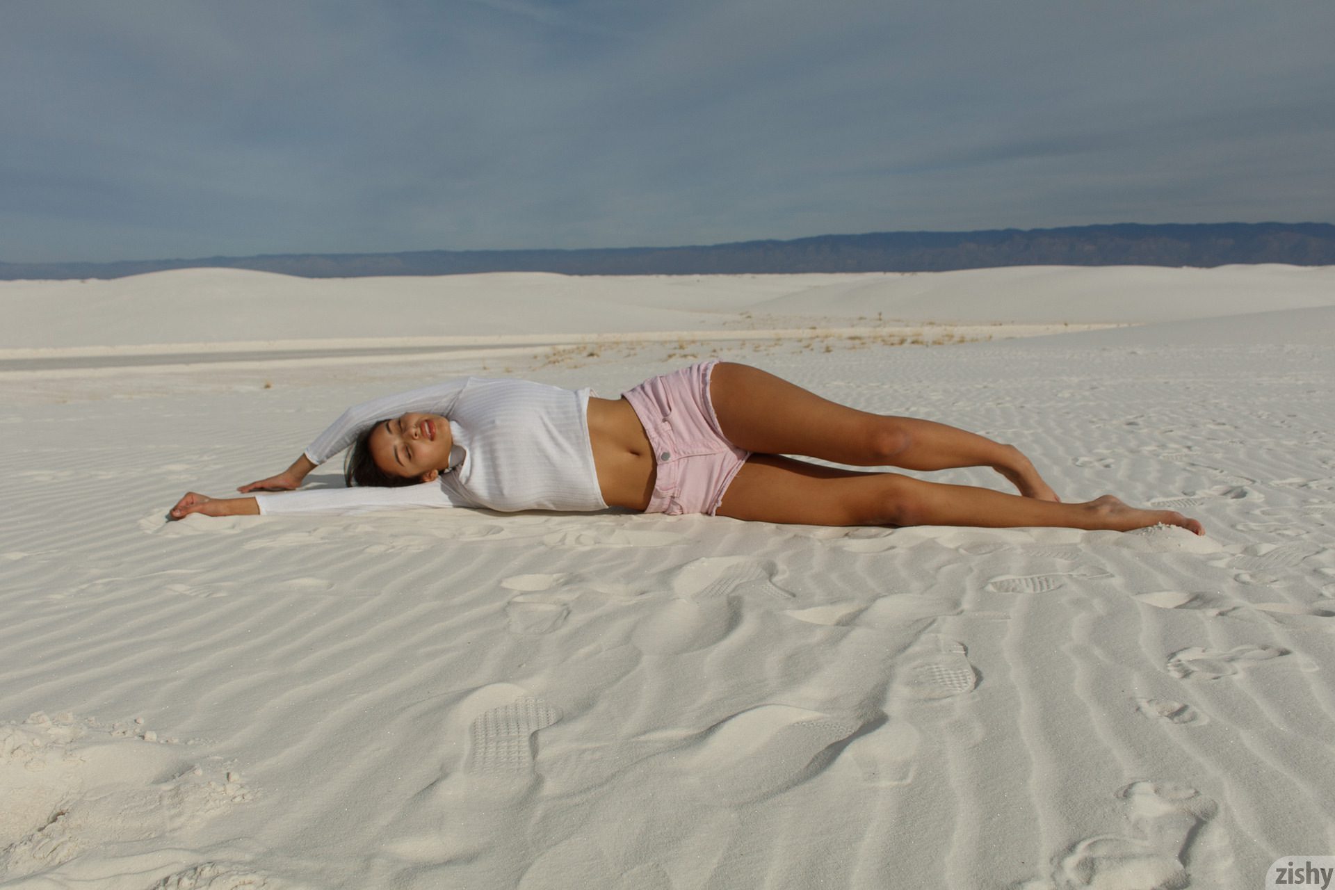 Alejandra Cobos White Sands I Zishy (59)