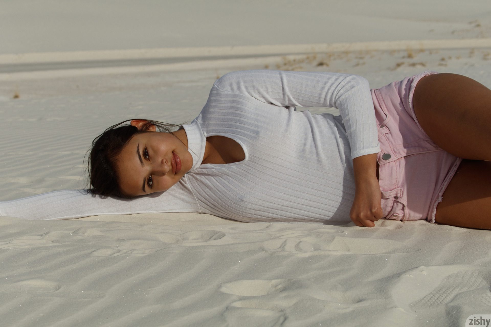 Alejandra Cobos White Sands I Zishy (60)