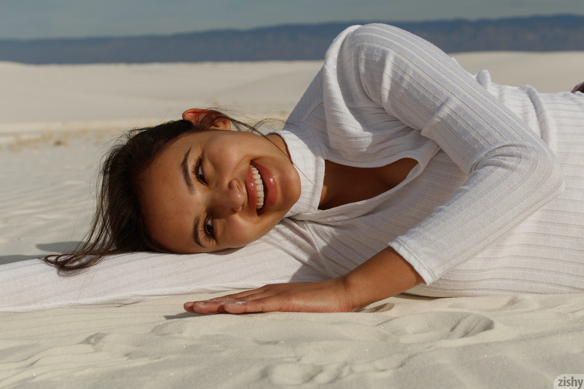 Alejandra Cobos White Sands I Zishy (62)