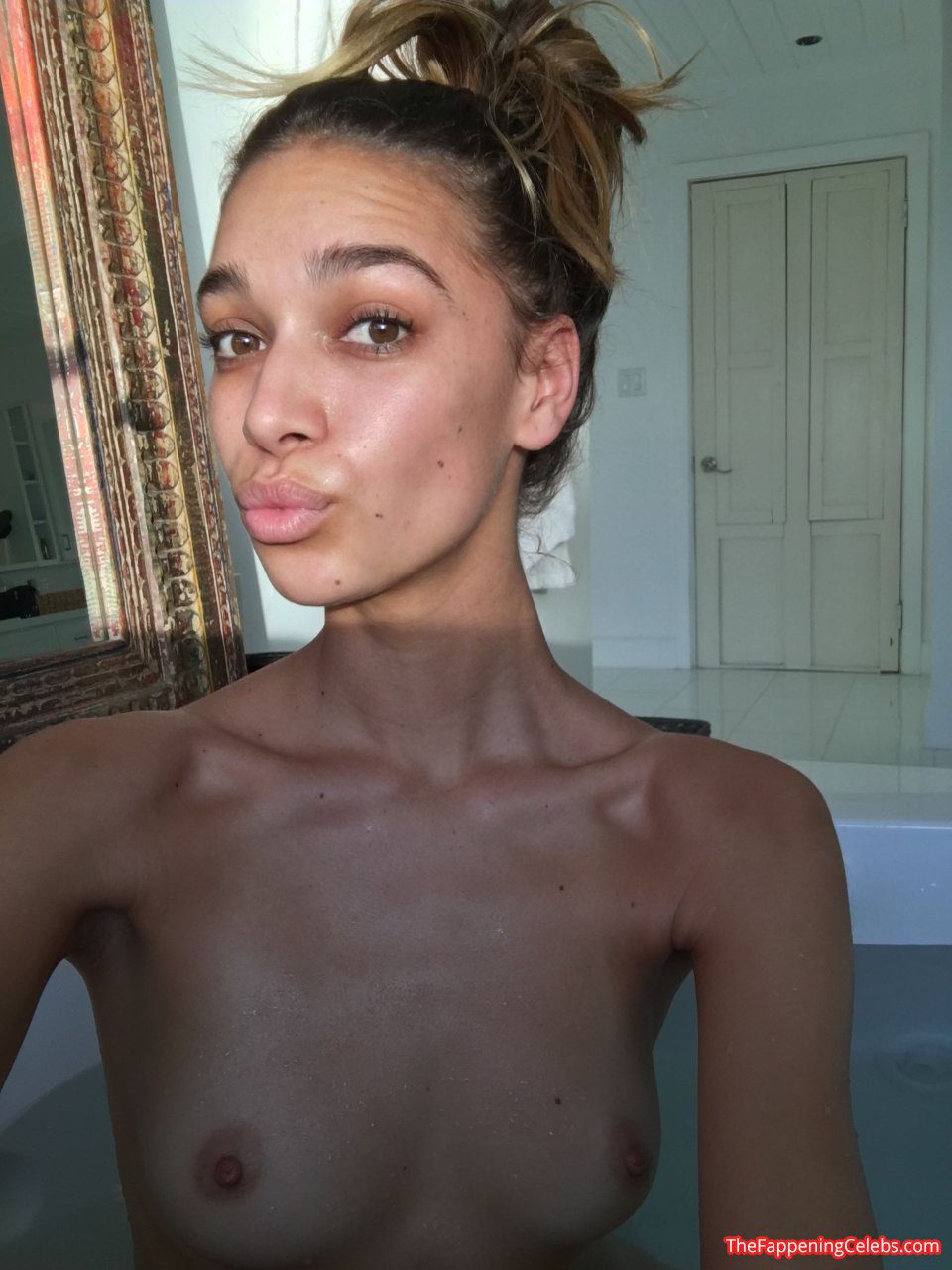 April Love Geary Hot Intimate Nude Leaks 021