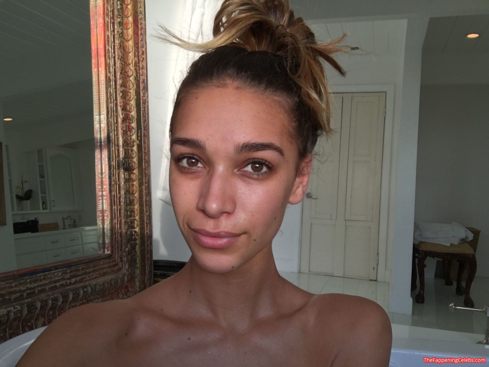 April Love Geary Hot Intimate Nude Leaks 024