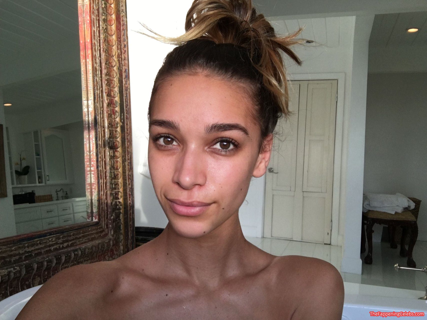 April Love Geary Hot Intimate Nude Leaks 015