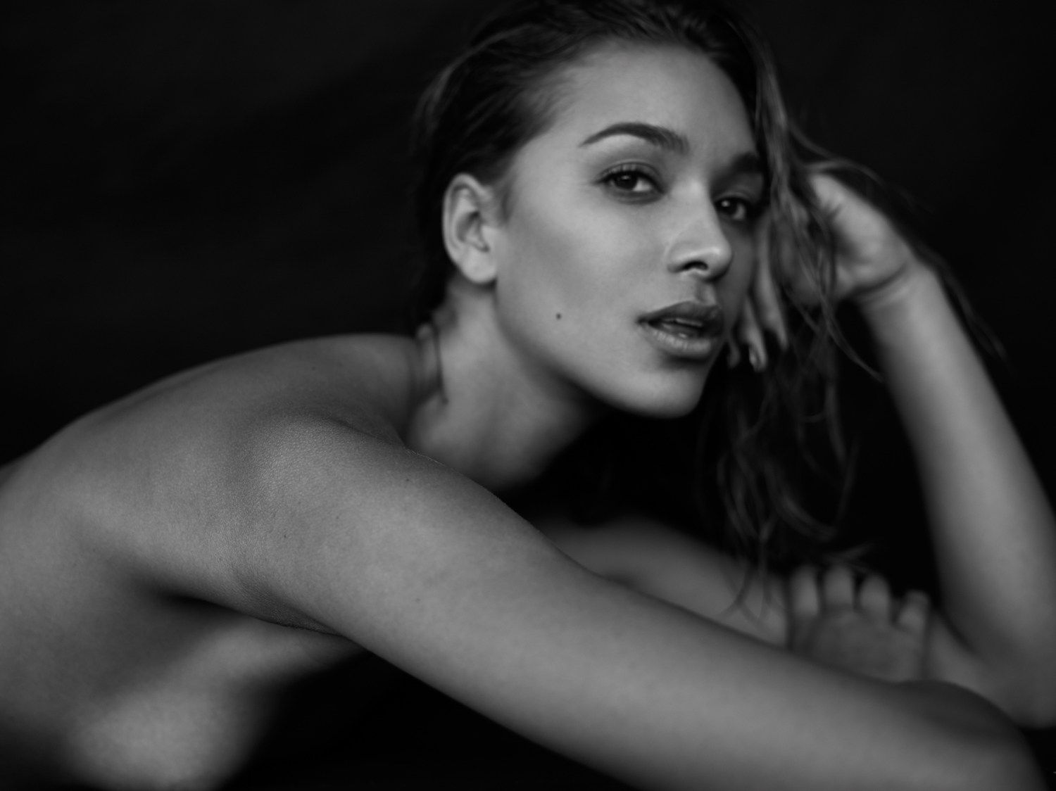 April Love Geary Nude & Sexy 037