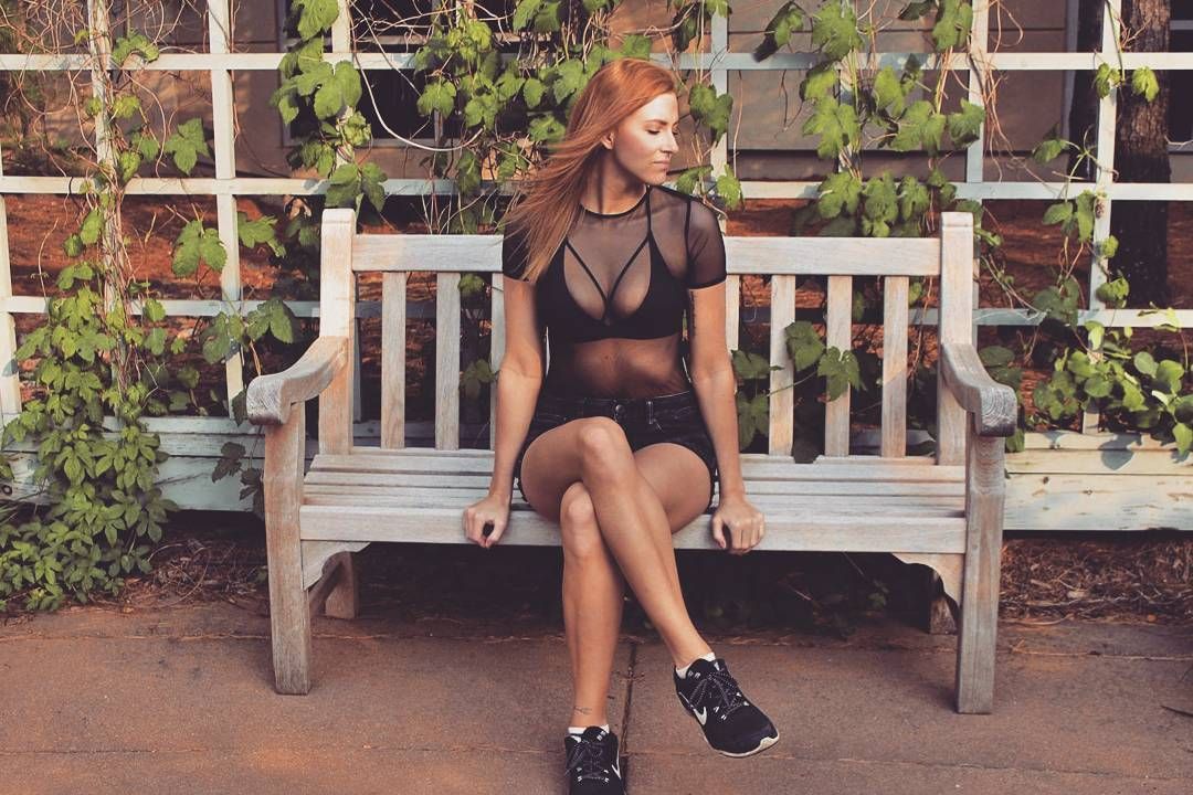 Ashtyn Joslyn Nude & Sexy 007