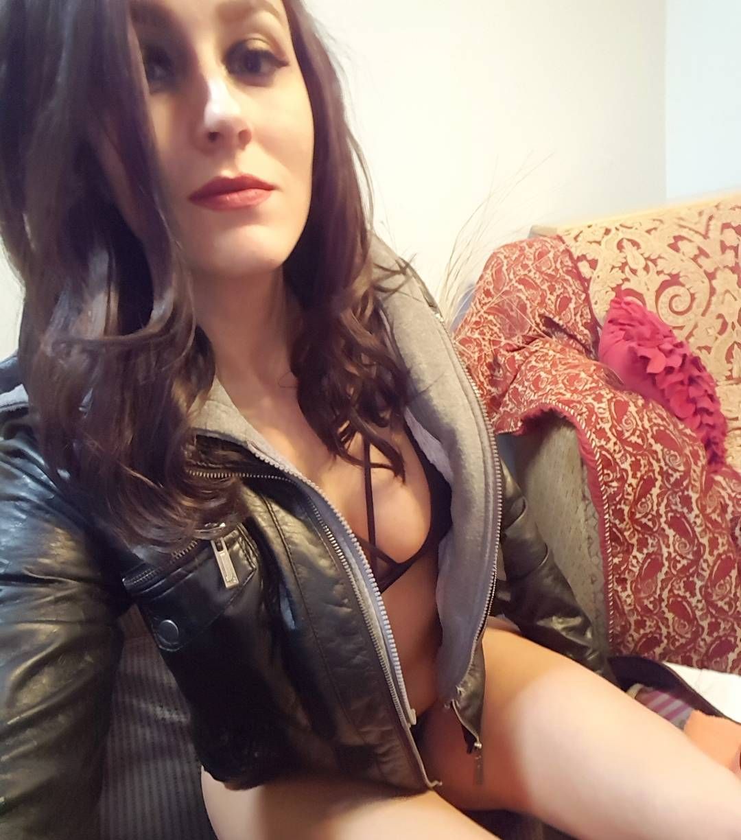 Ashtyn Joslyn Nude & Sexy 013