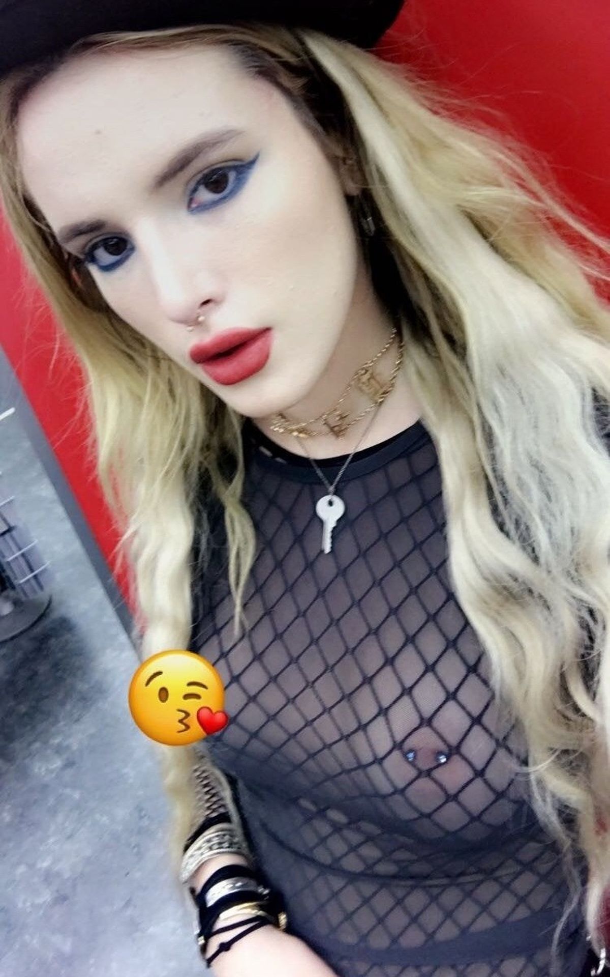 Bella Thorne Nude Ultimate Collection 051