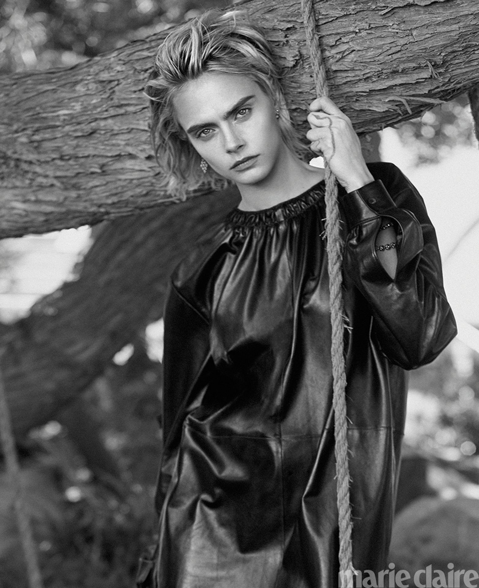 Cara Delevingne Nude & Sexy 004