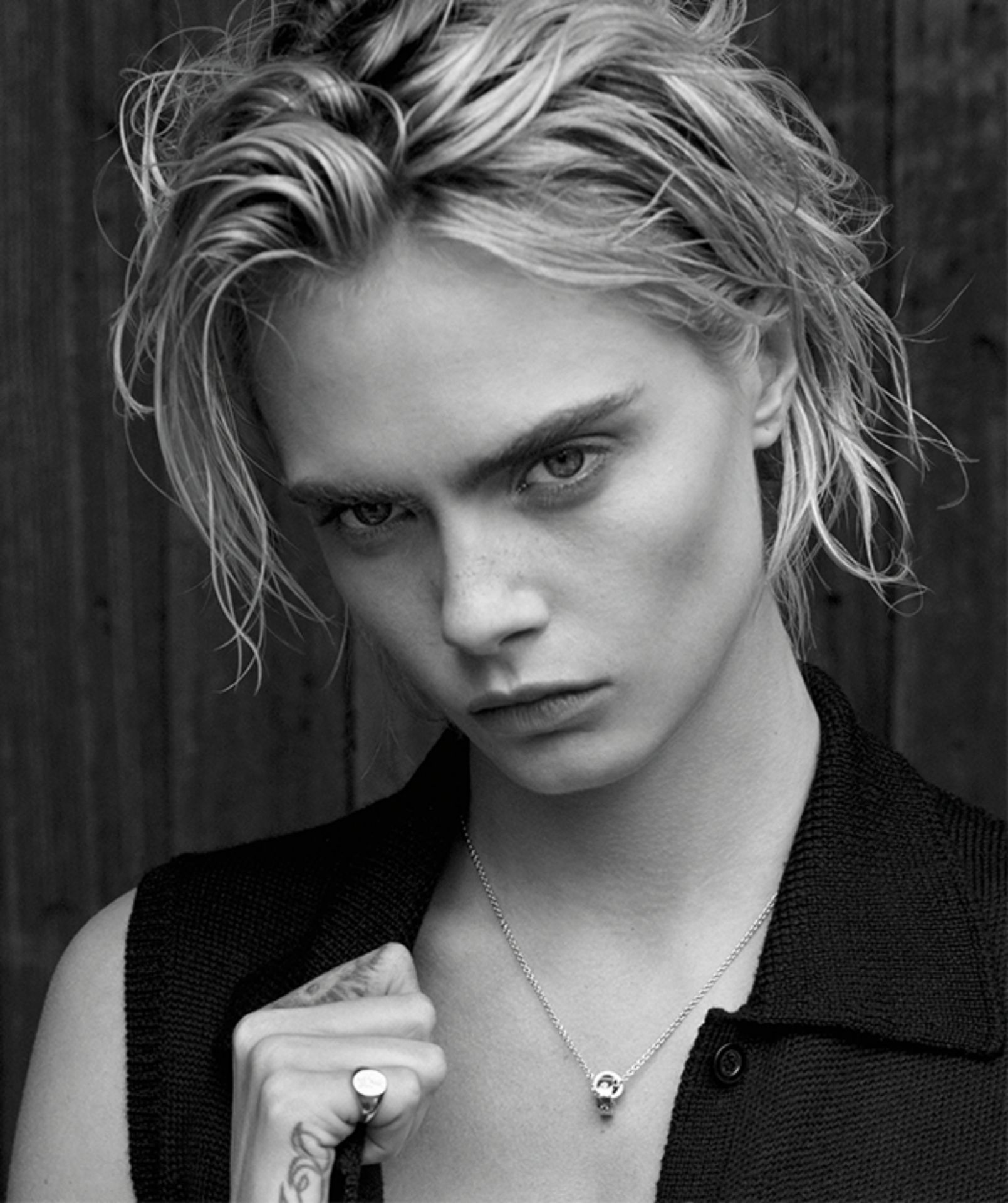 Cara Delevingne Nude & Sexy 008