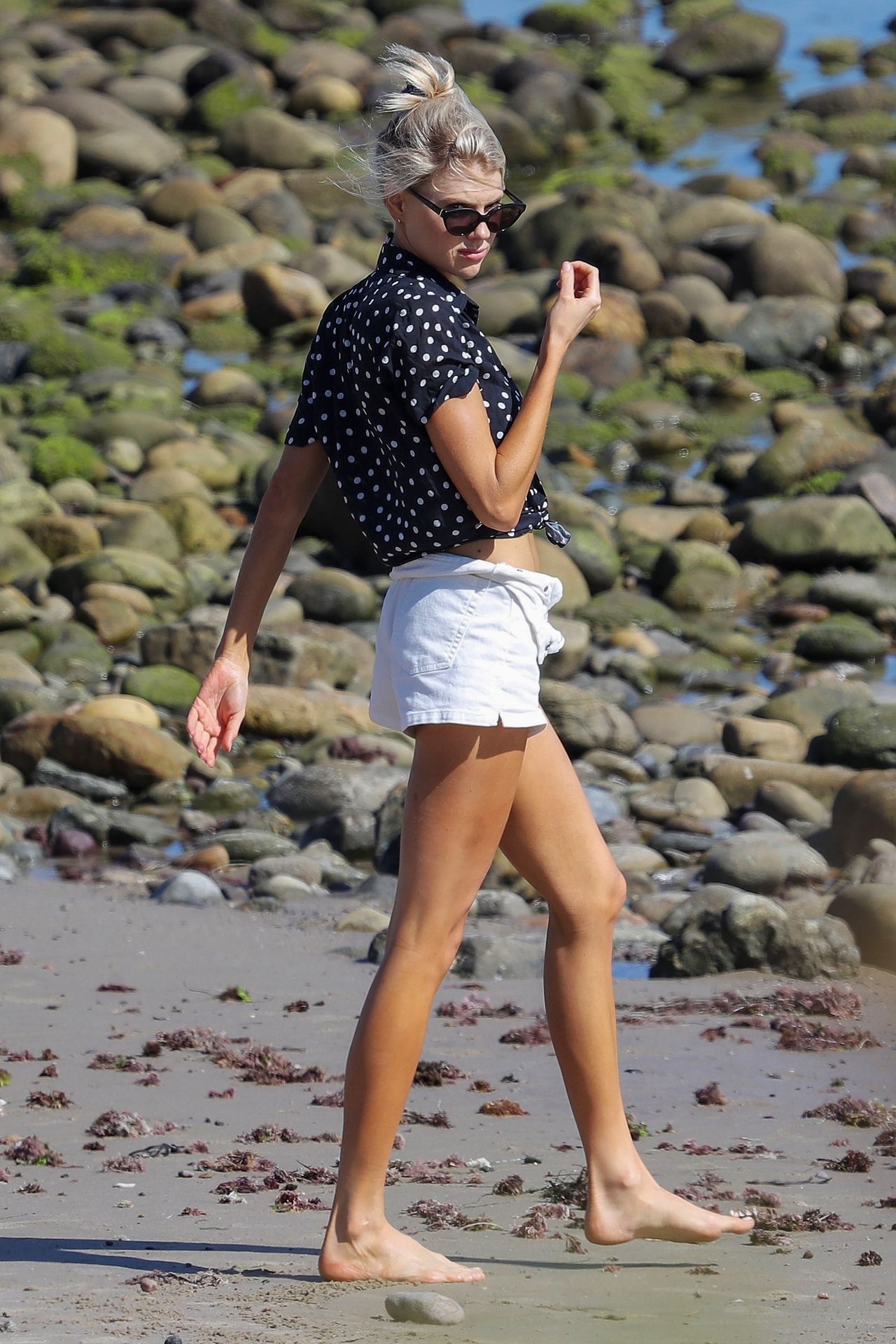 Charlotte Mckinney Sexy 002