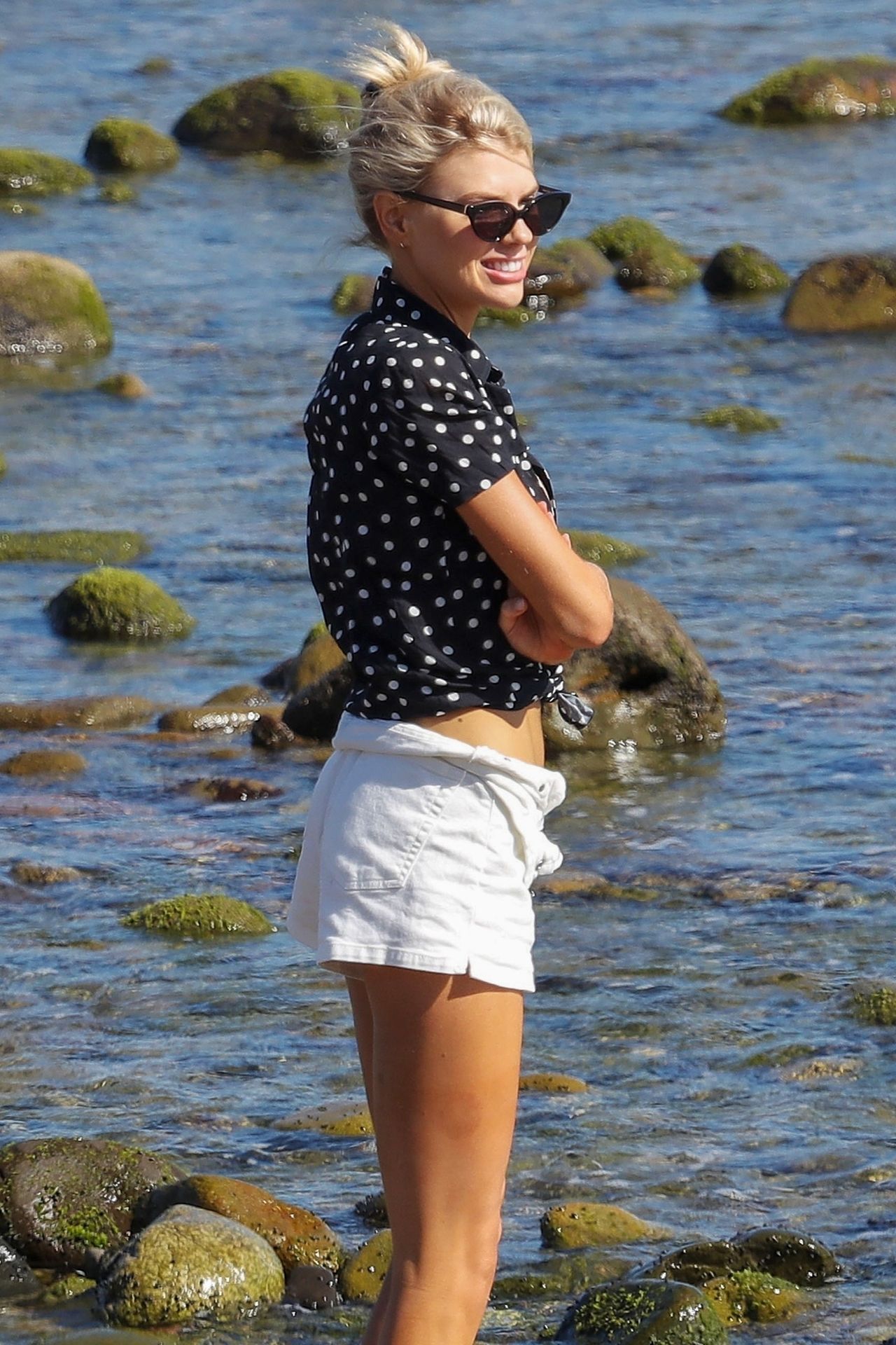 Charlotte Mckinney Sexy 003