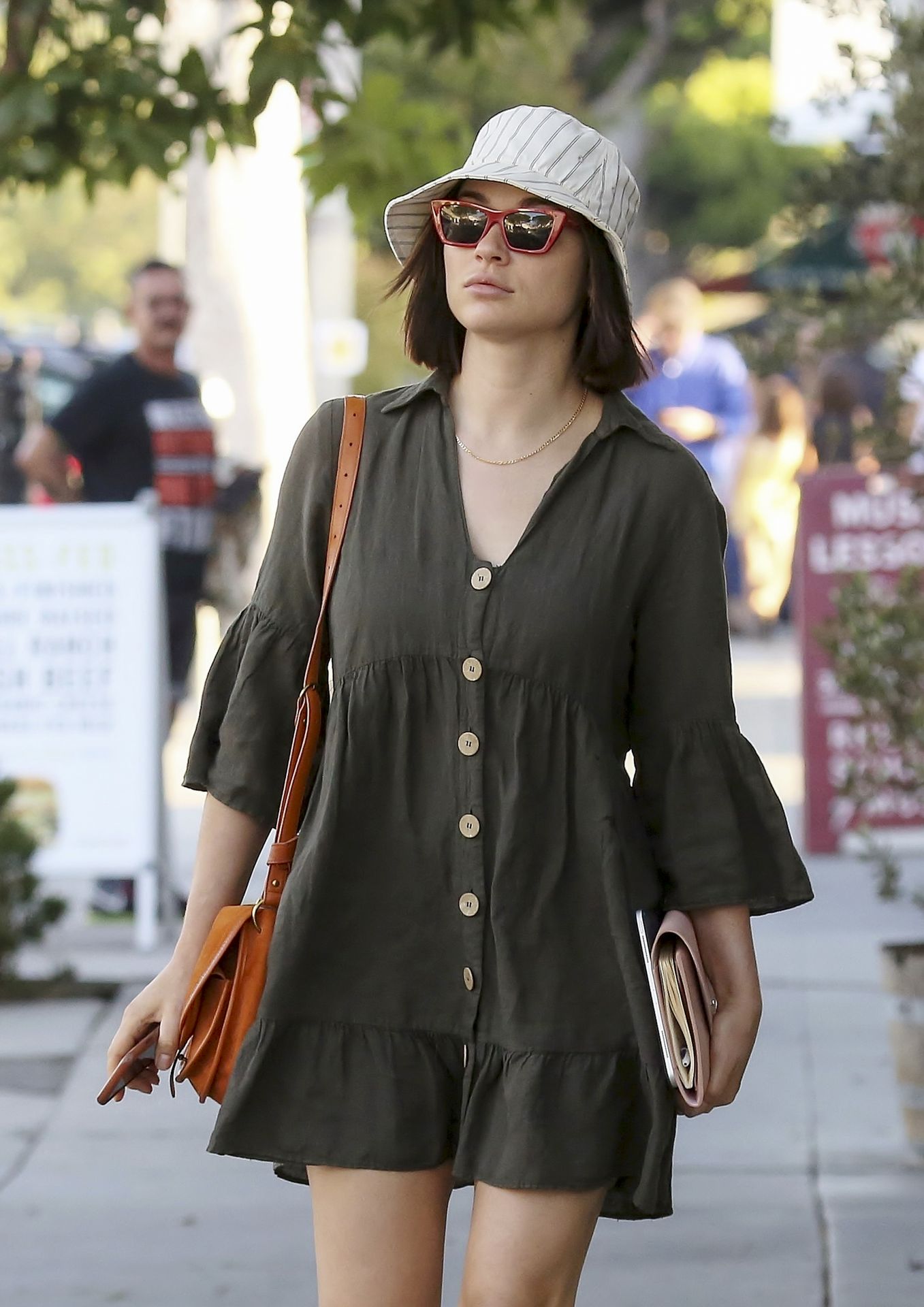 Crystal Reed Sexy 009