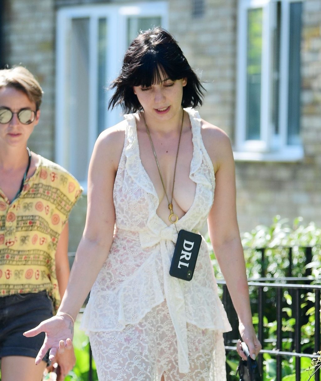 Daisy Lowe Sexy Thefappeningblog Com 35 1024x1214