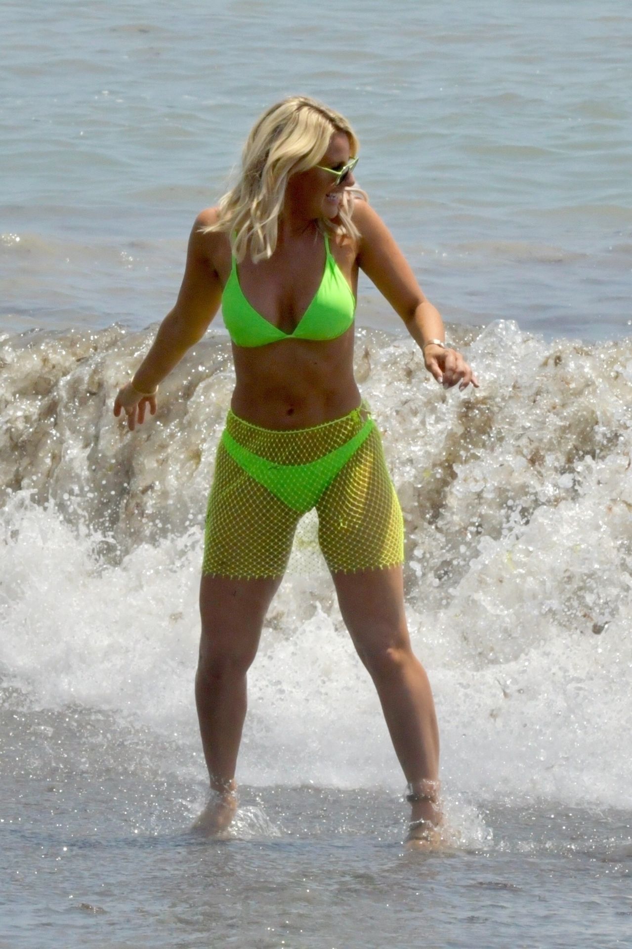 Danielle Armstrong, Ferne Mccann Sexy 021