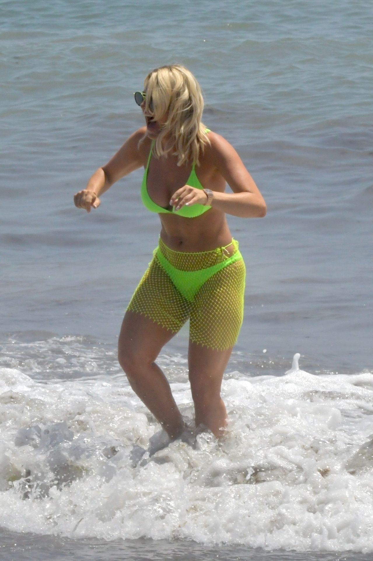 Danielle Armstrong, Ferne Mccann Sexy 027
