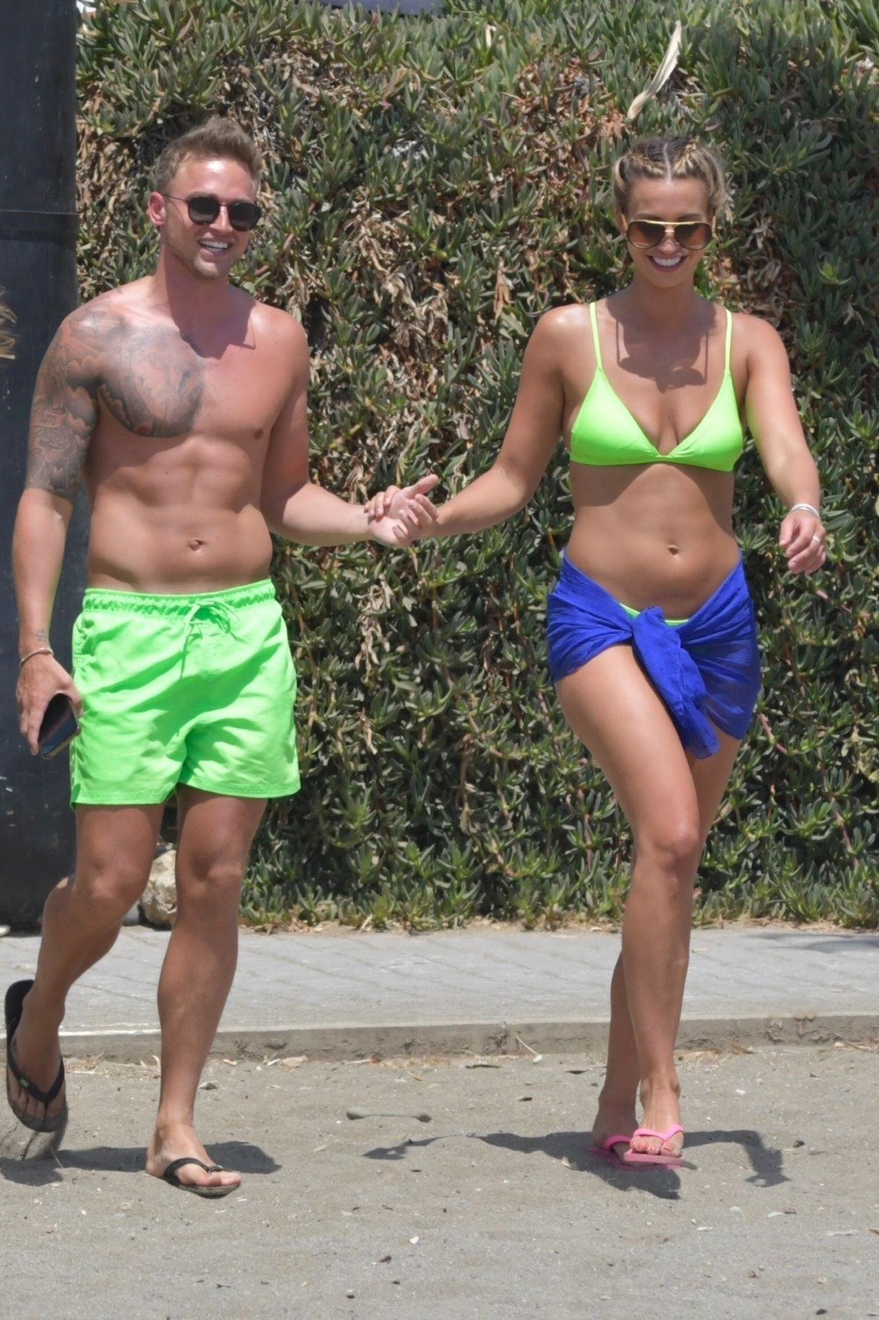 Danielle Armstrong, Ferne Mccann Sexy 047